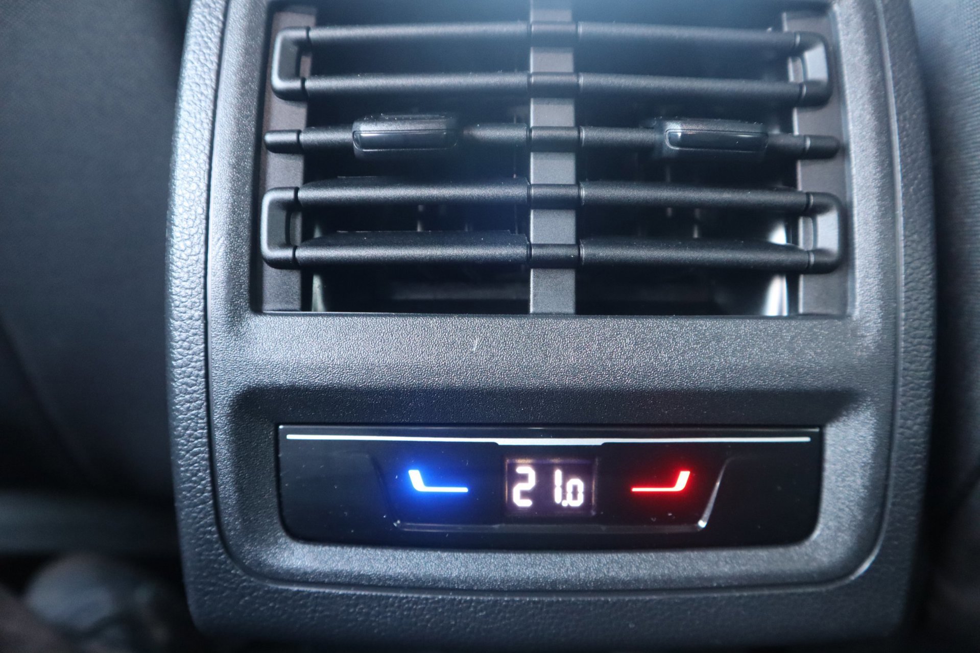 Volkswagen GOLF 1.4 eHybrid (2023), foto 14