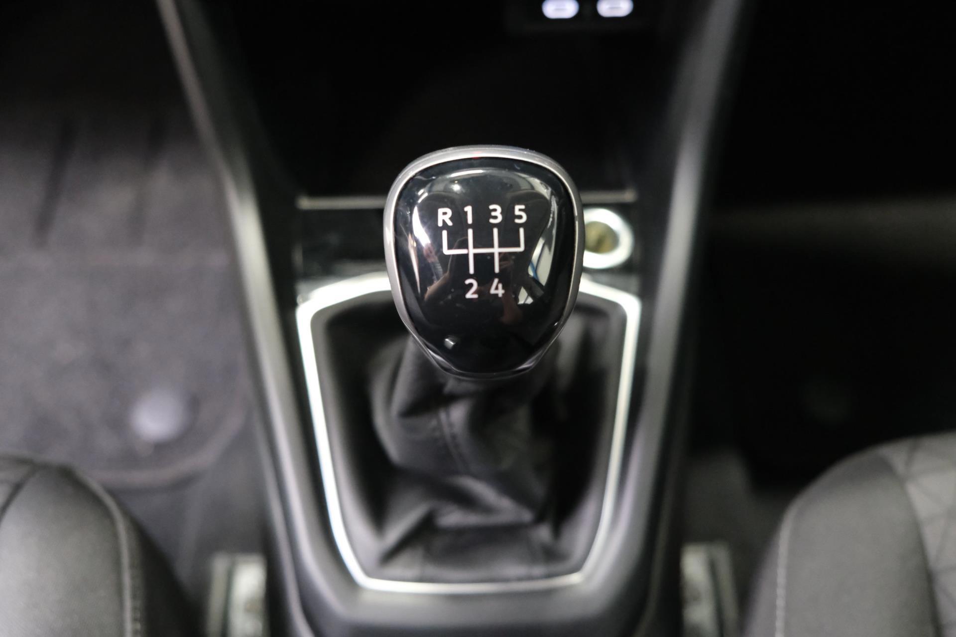 Volkswagen T-Cross 1.0 TSI Life (2021), foto 15