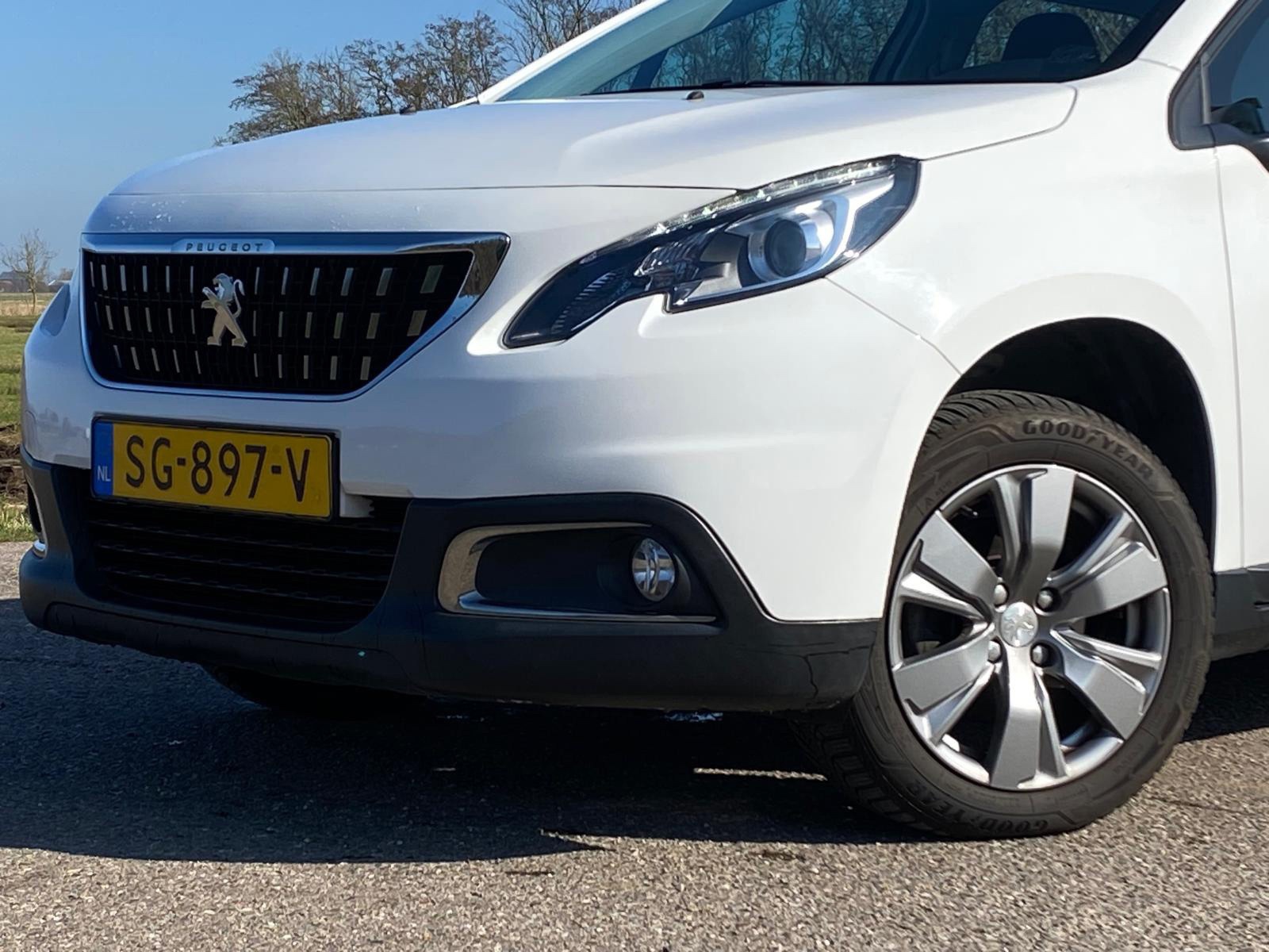 Peugeot 2008 1.2 PureTech Blue Lion (2018), foto 3