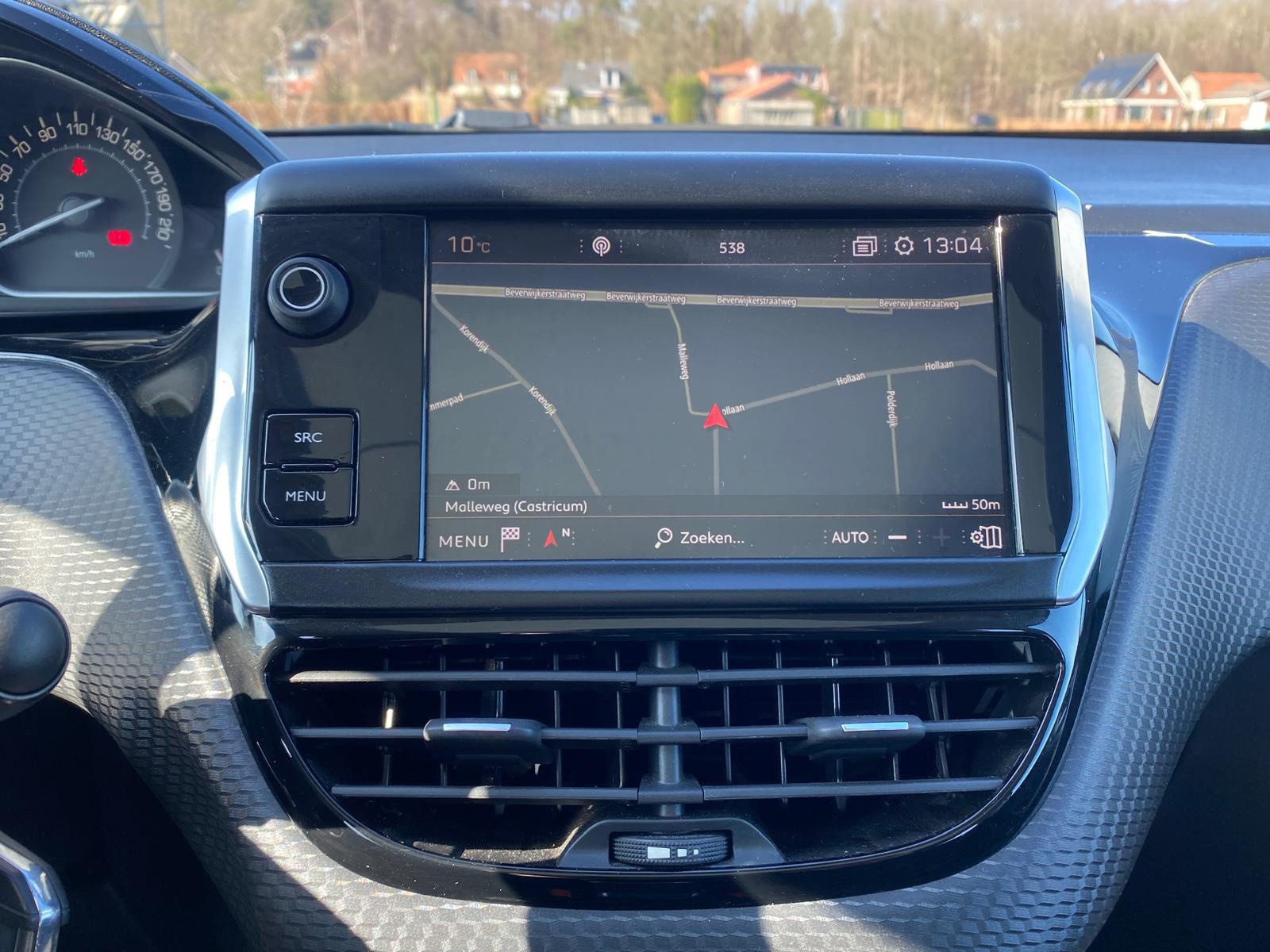 Peugeot 2008 1.2 PureTech Blue Lion (2018), foto 4