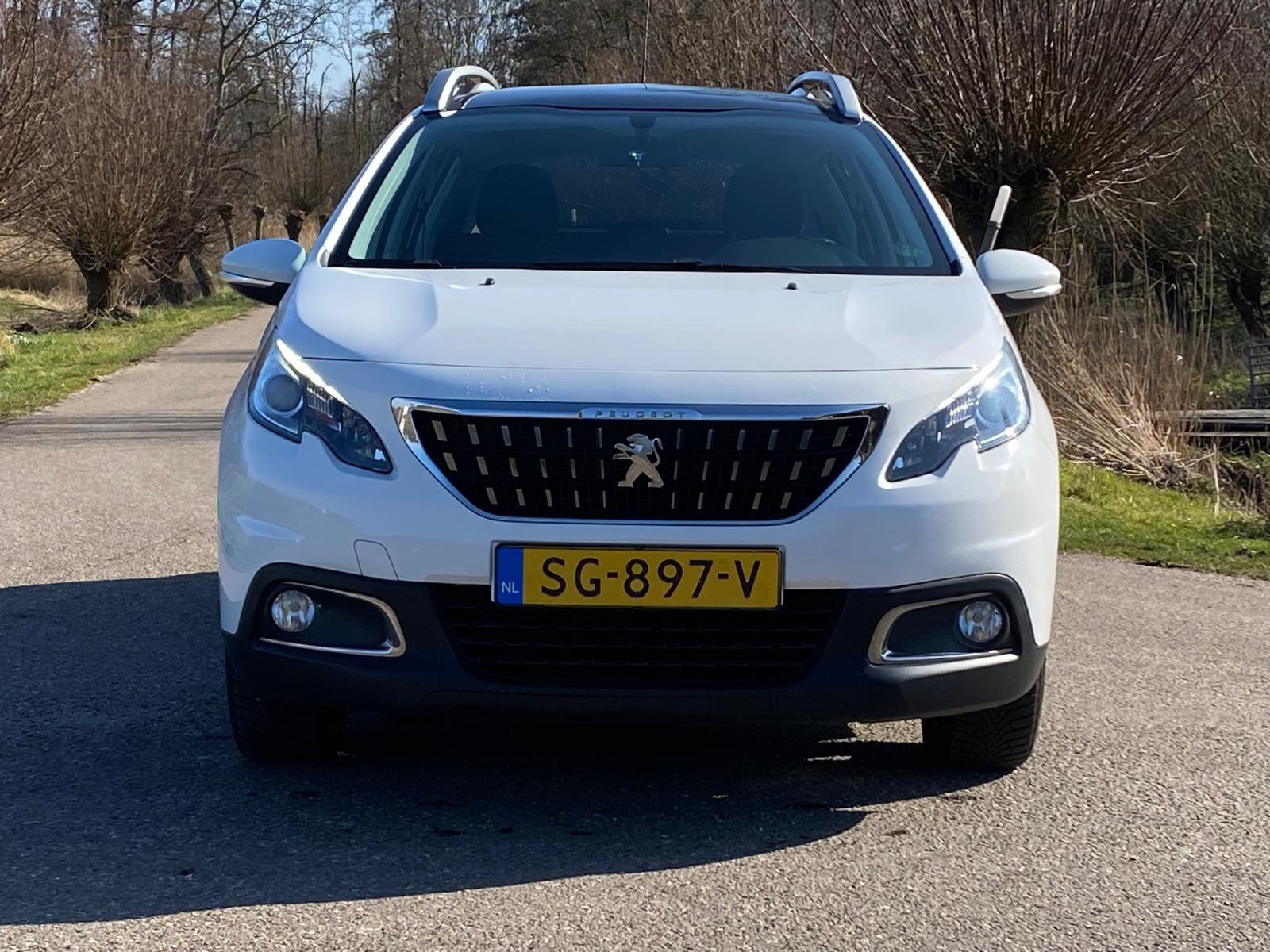 Peugeot 2008 1.2 PureTech Blue Lion (2018), foto 5