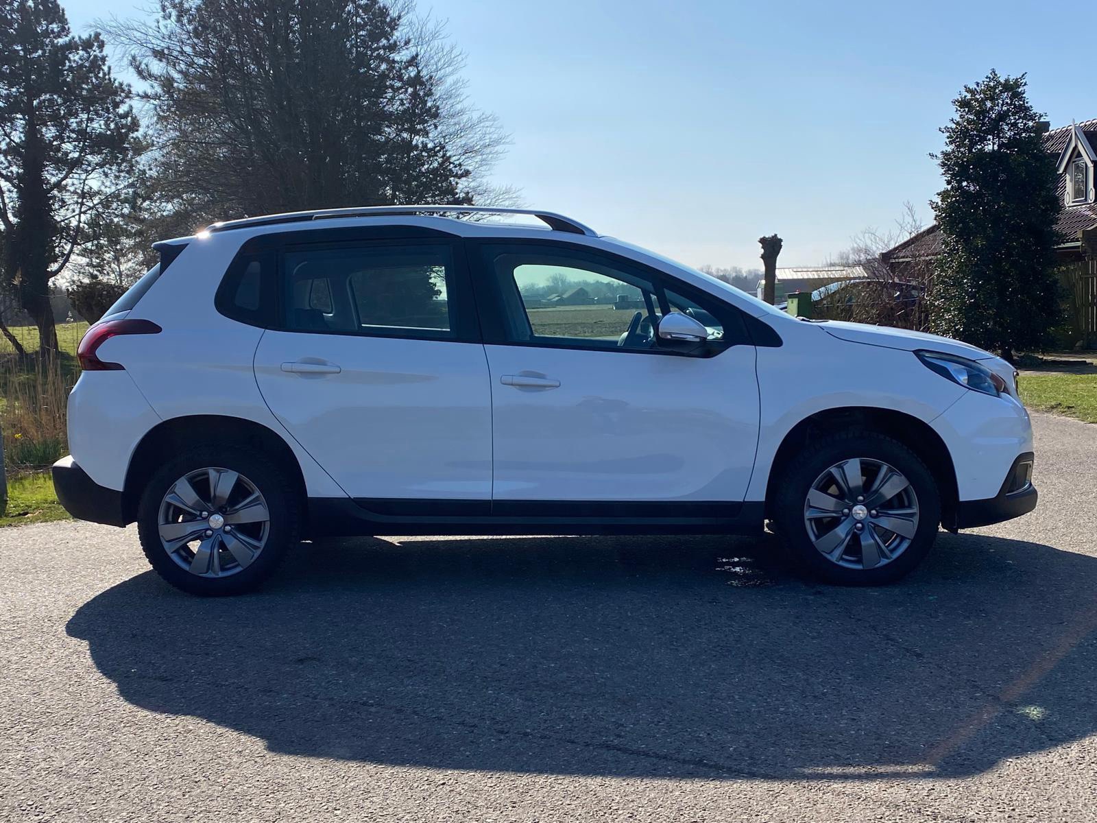 Peugeot 2008 1.2 PureTech Blue Lion (2018), foto 9