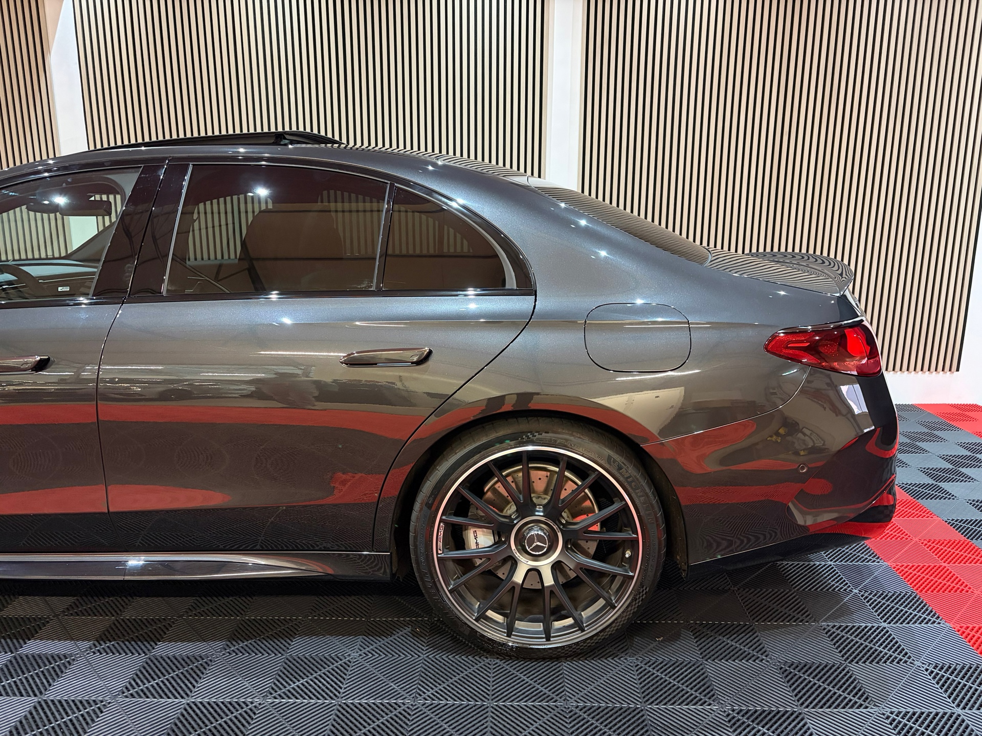 Mercedes-Benz E-klasse AMG 53 4MATIC (2025), foto 12