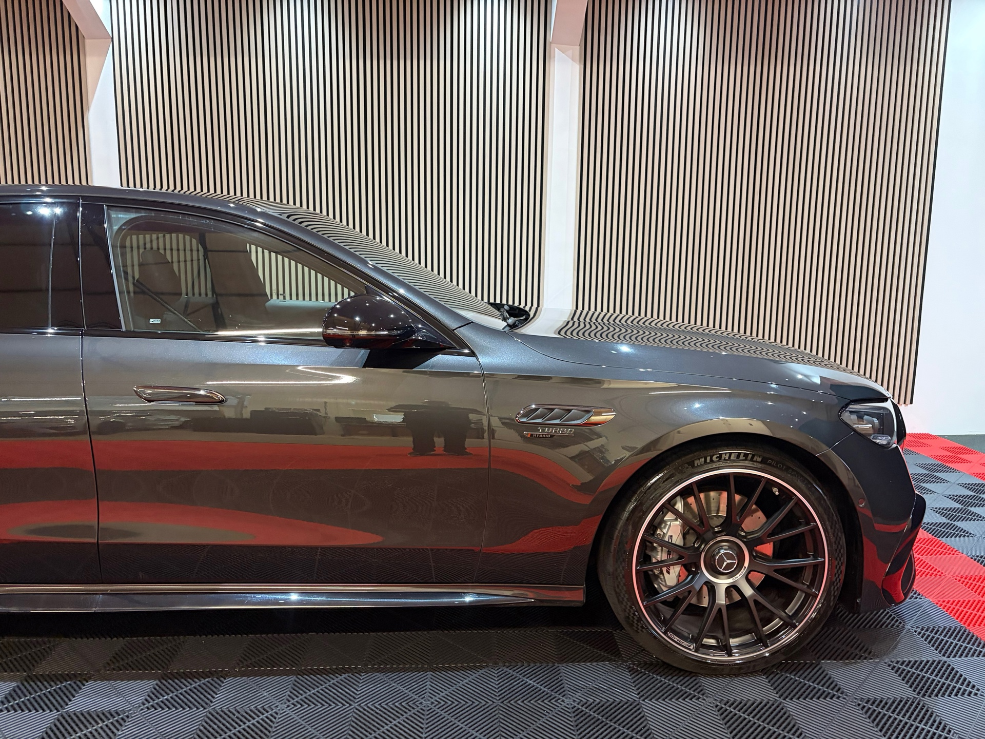 Mercedes-Benz E-klasse AMG 53 4MATIC (2025), foto 3