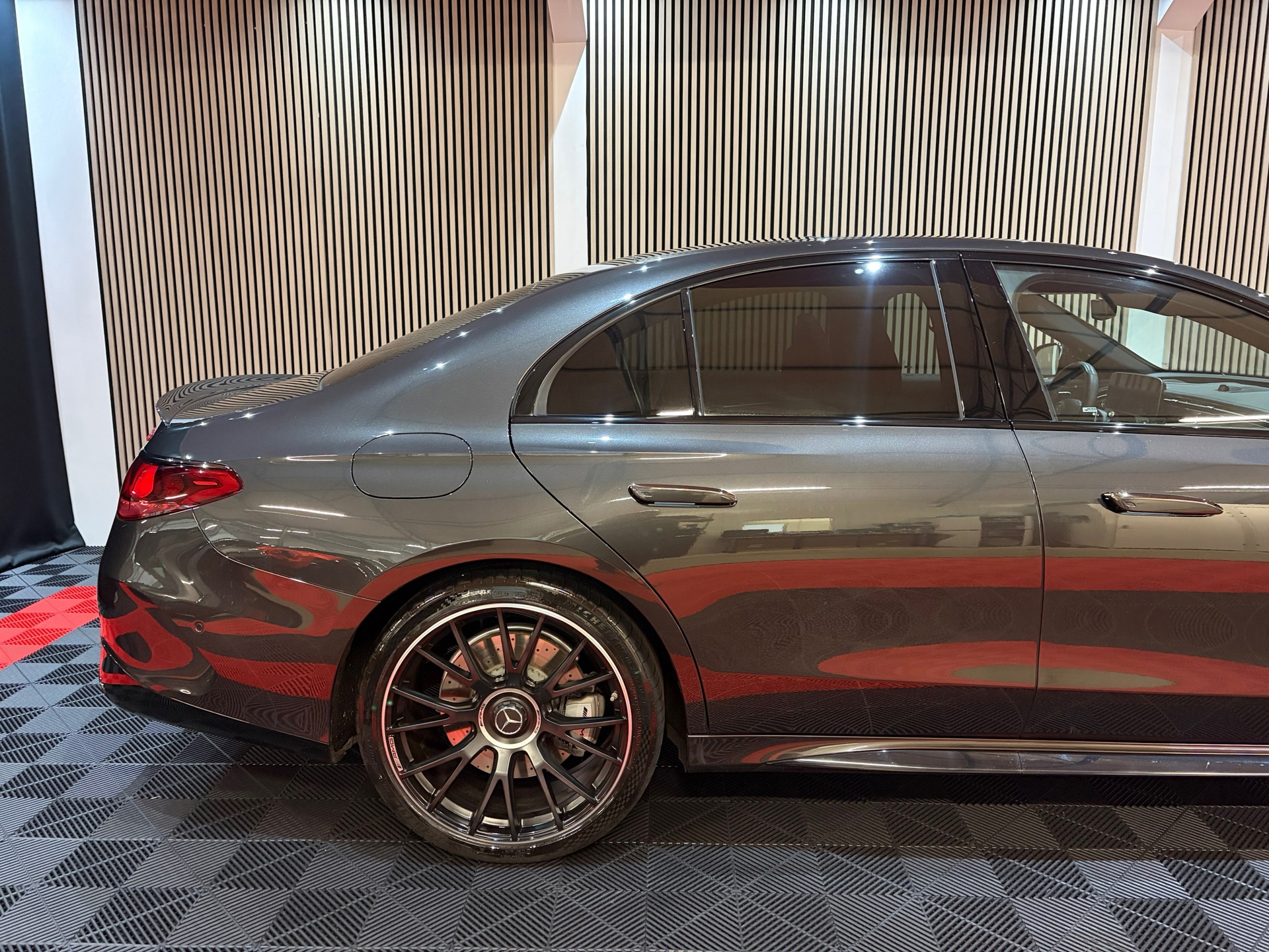 Mercedes-Benz E-klasse AMG 53 4MATIC (2025), foto 4