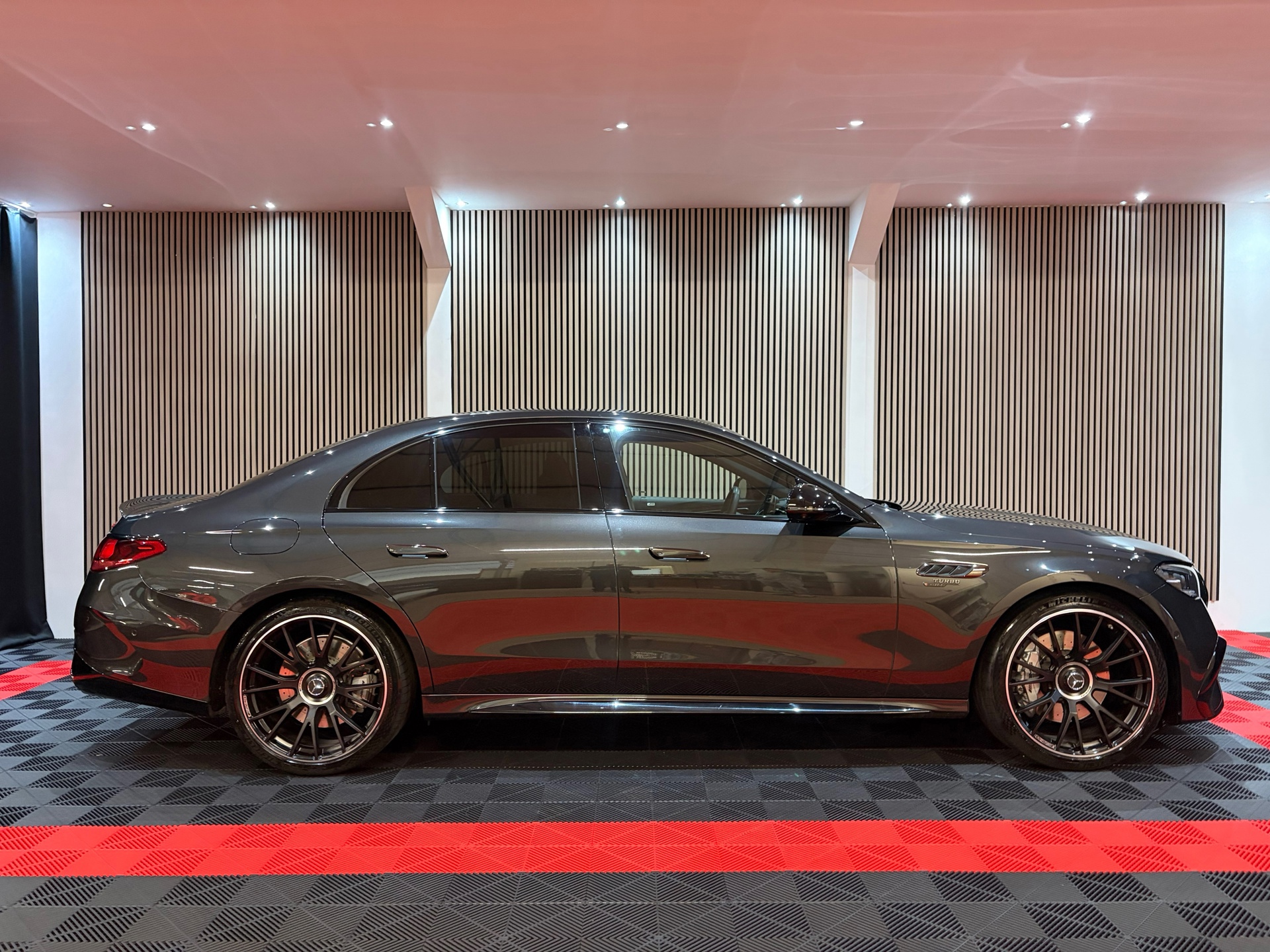 Mercedes-Benz E-klasse AMG 53 4MATIC (2025), foto 7