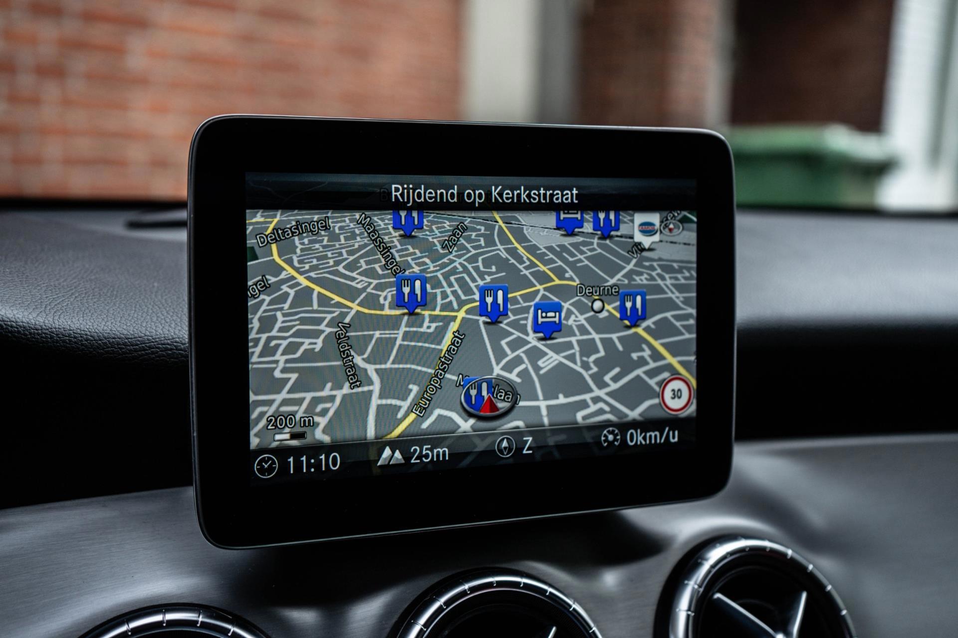 Mercedes-Benz CLA-klasse 180 AMG line (2018), foto 18