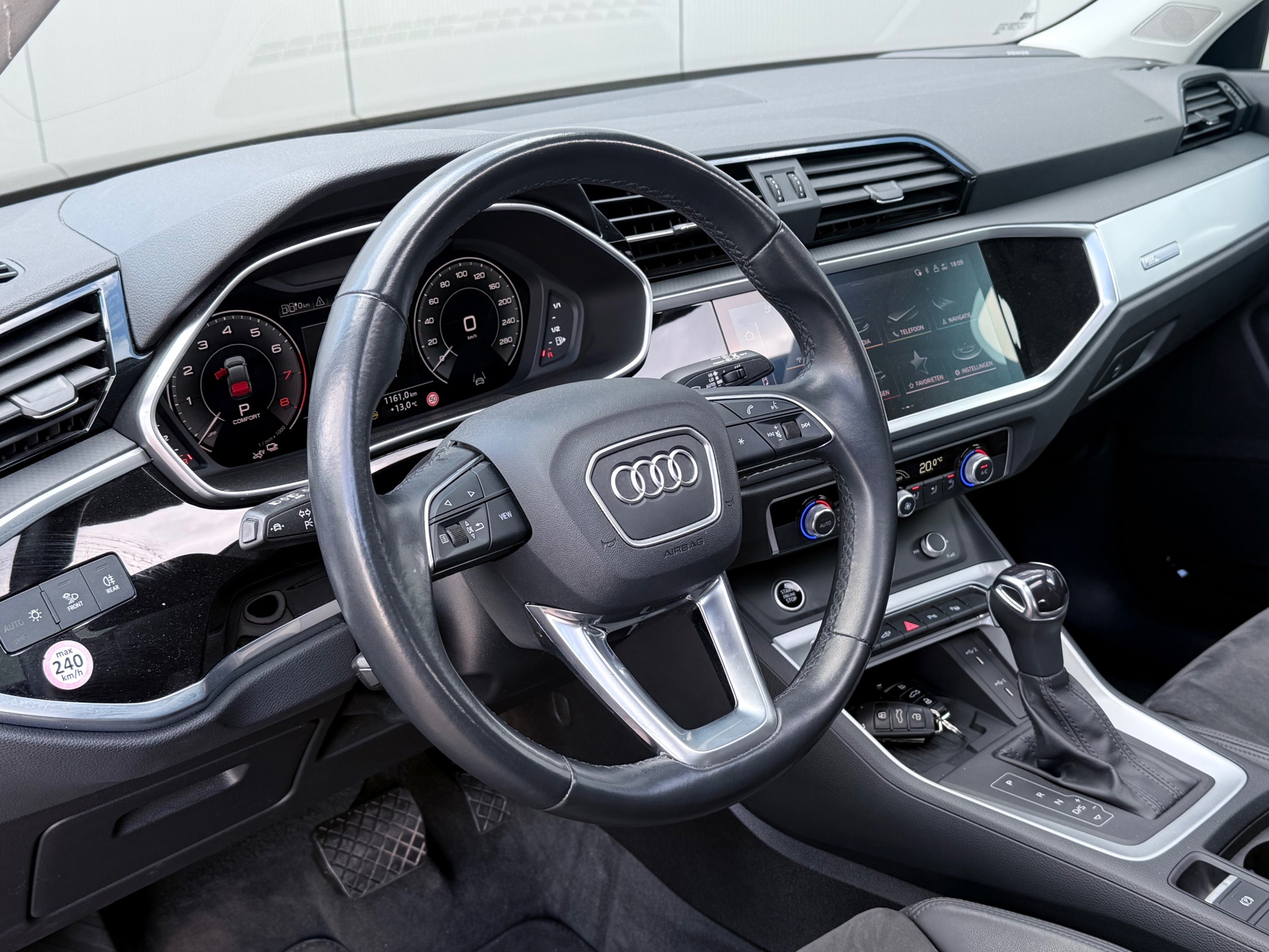 Audi Q3 Sportback 45 TFSI e S-Line (2022), foto 11
