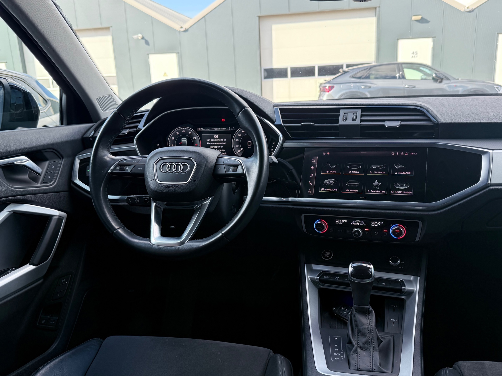Audi Q3 Sportback 45 TFSI e S-Line (2022), foto 12