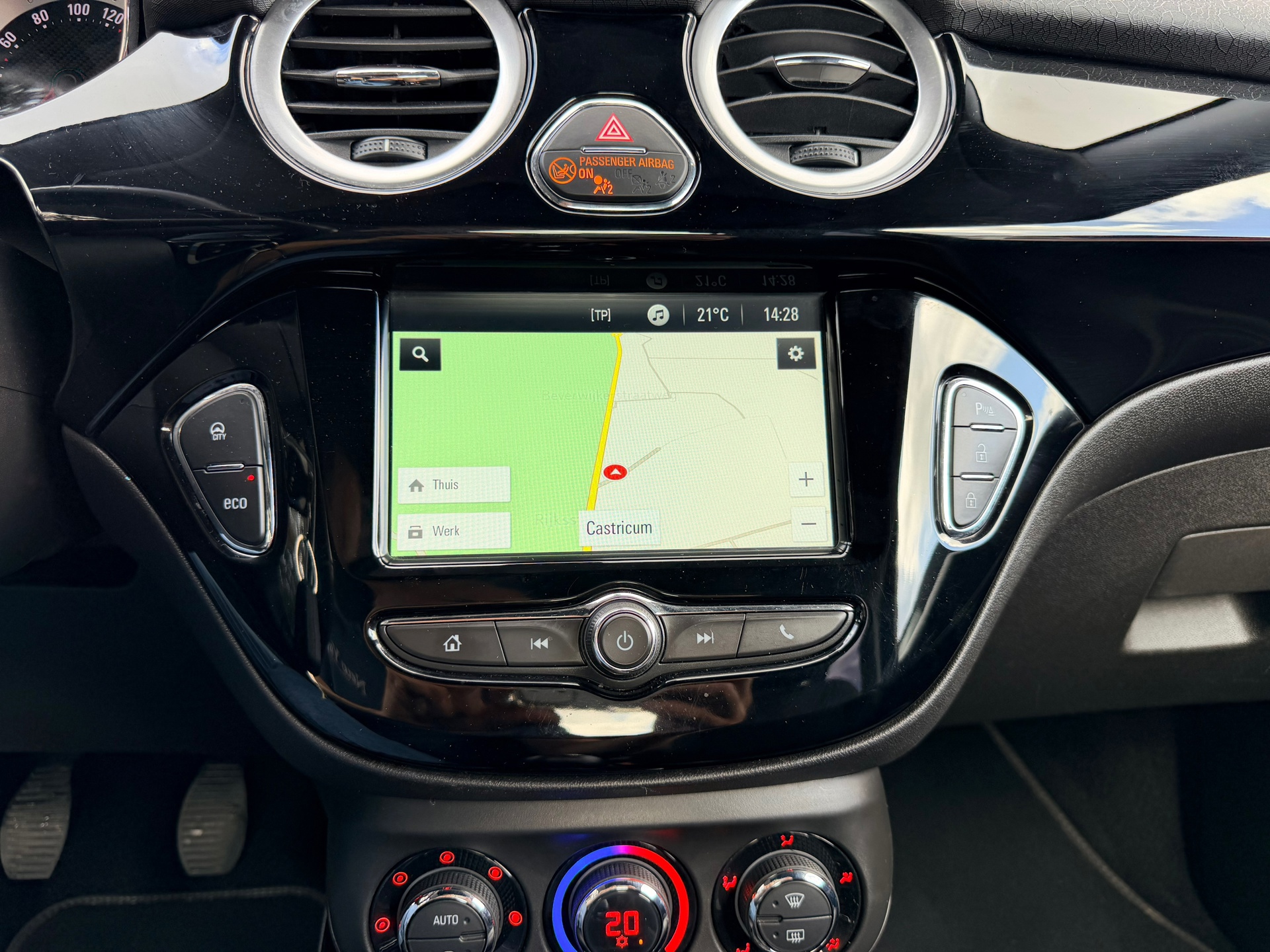 Opel Adam 1.0 Turbo Rocks (2018), foto 30