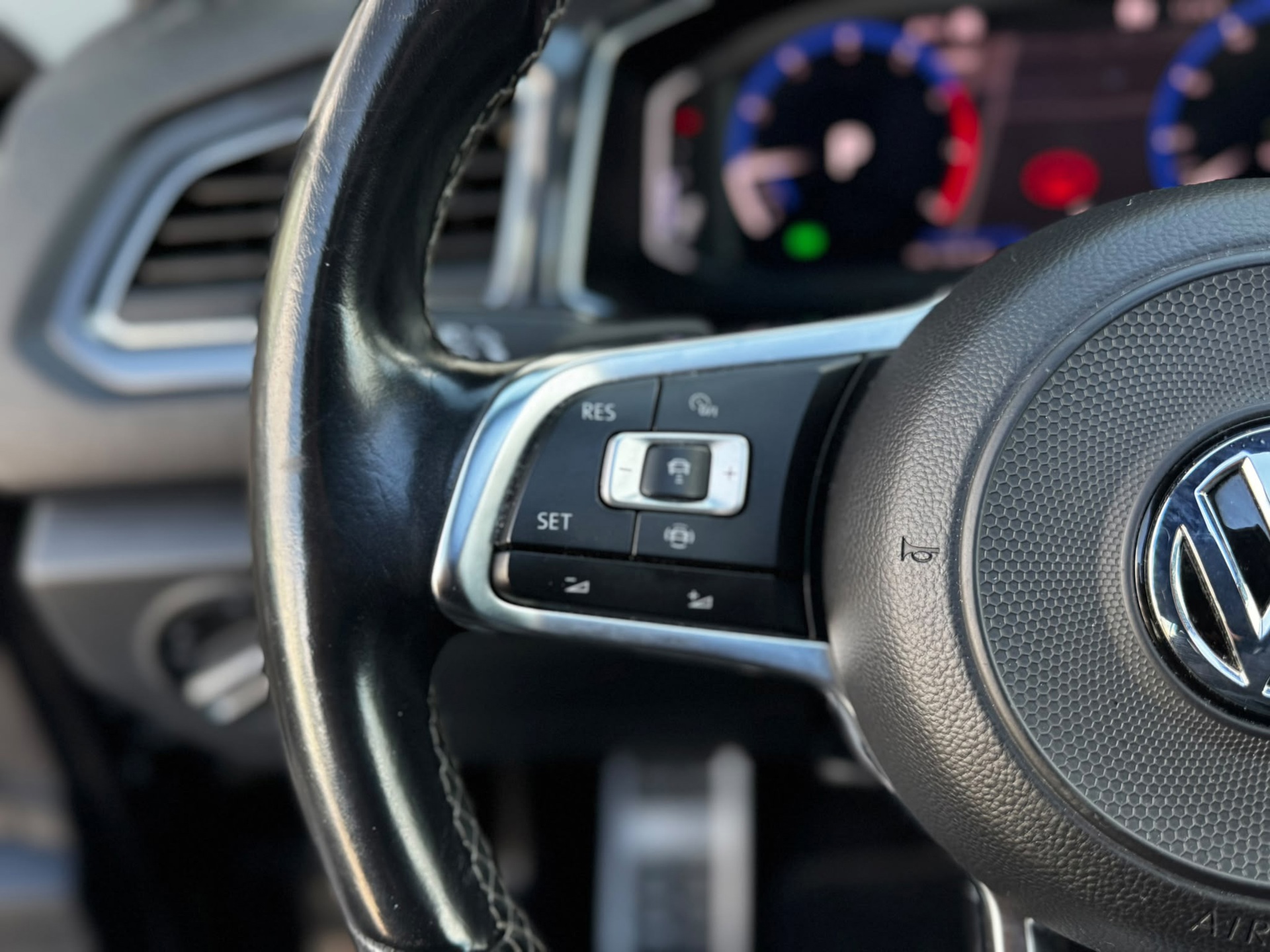 Volkswagen T-Roc 1.5 TSI 3xR-Line (2019), foto 13