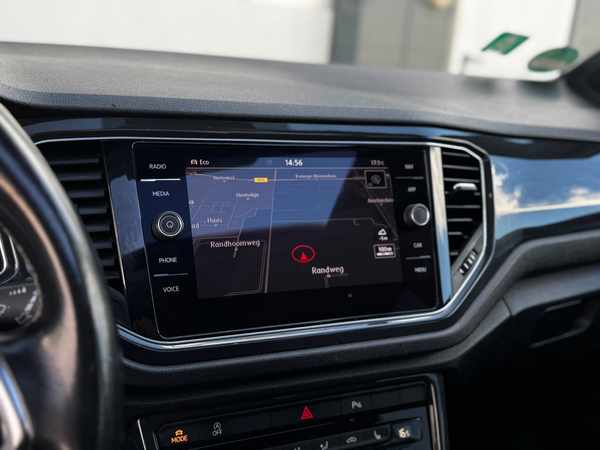 Volkswagen T-Roc 1.5 TSI 3xR-Line (2019), foto 17