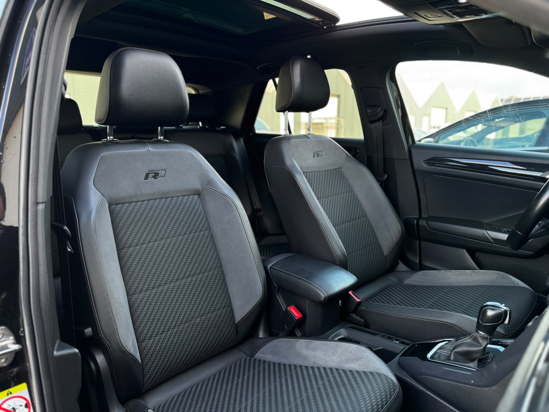 Volkswagen T-Roc 1.5 TSI 3xR-Line (2019), foto 19