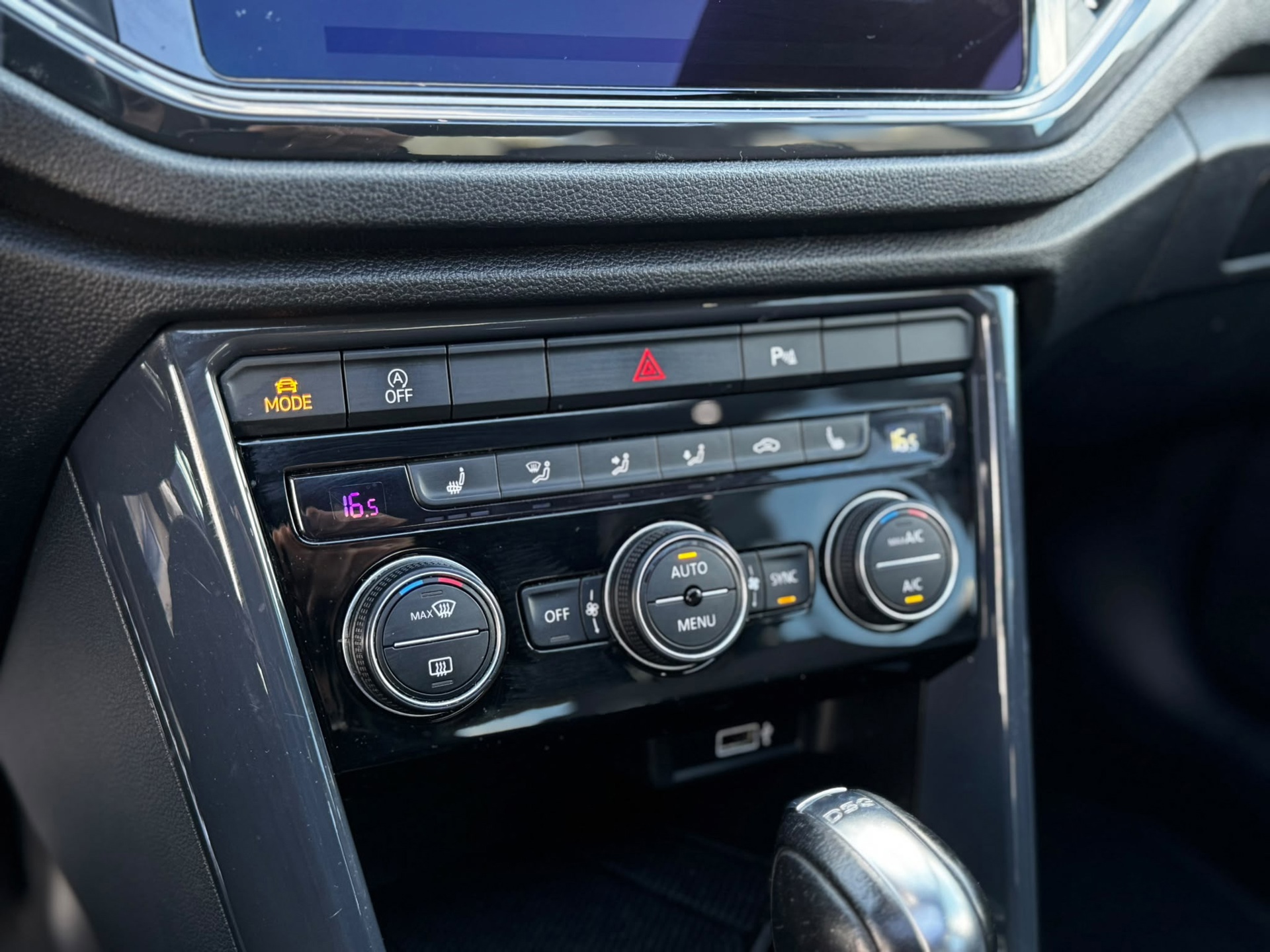 Volkswagen T-Roc 1.5 TSI 3xR-Line (2019), foto 21