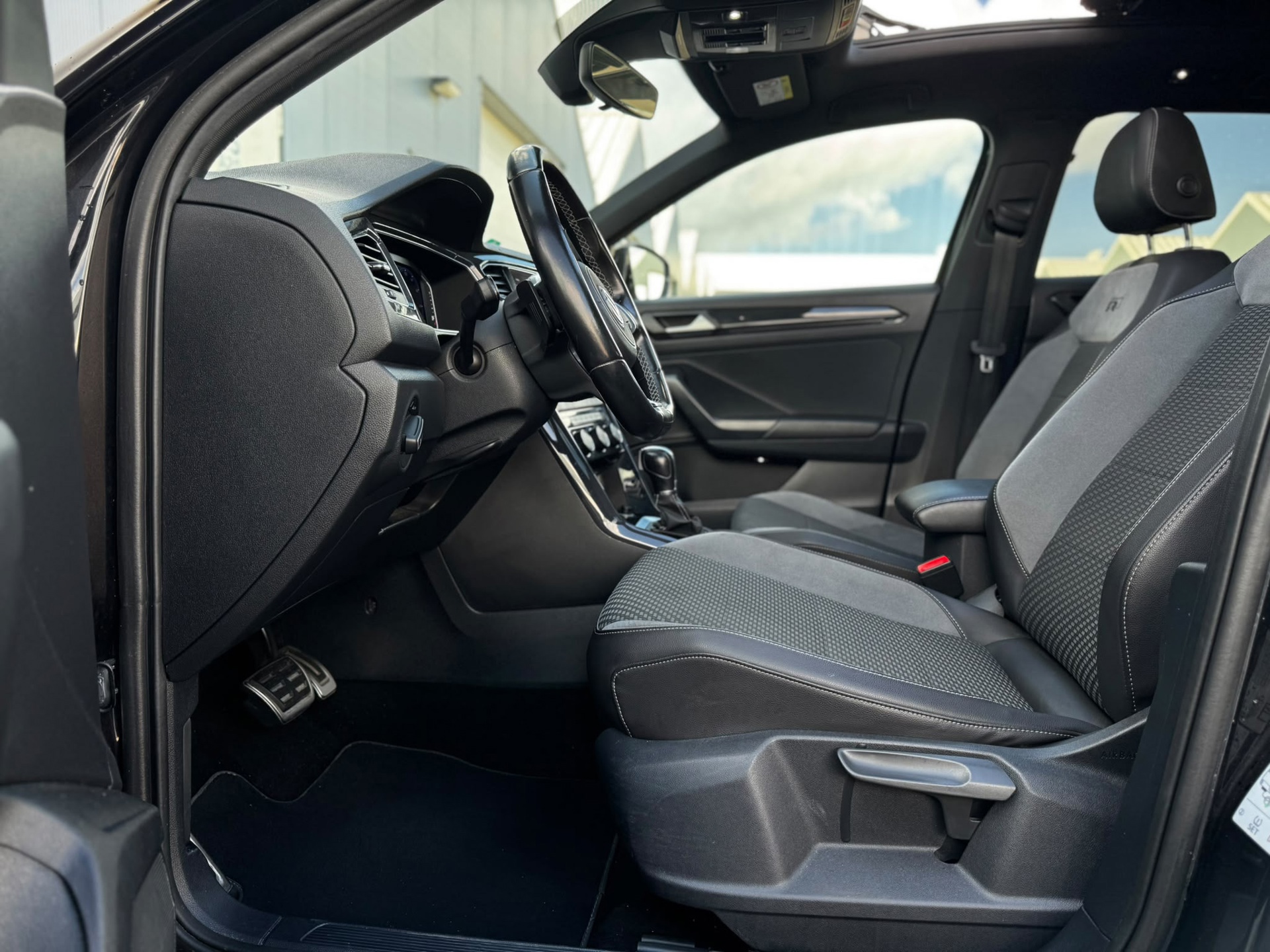 Volkswagen T-Roc 1.5 TSI 3xR-Line (2019), foto 9