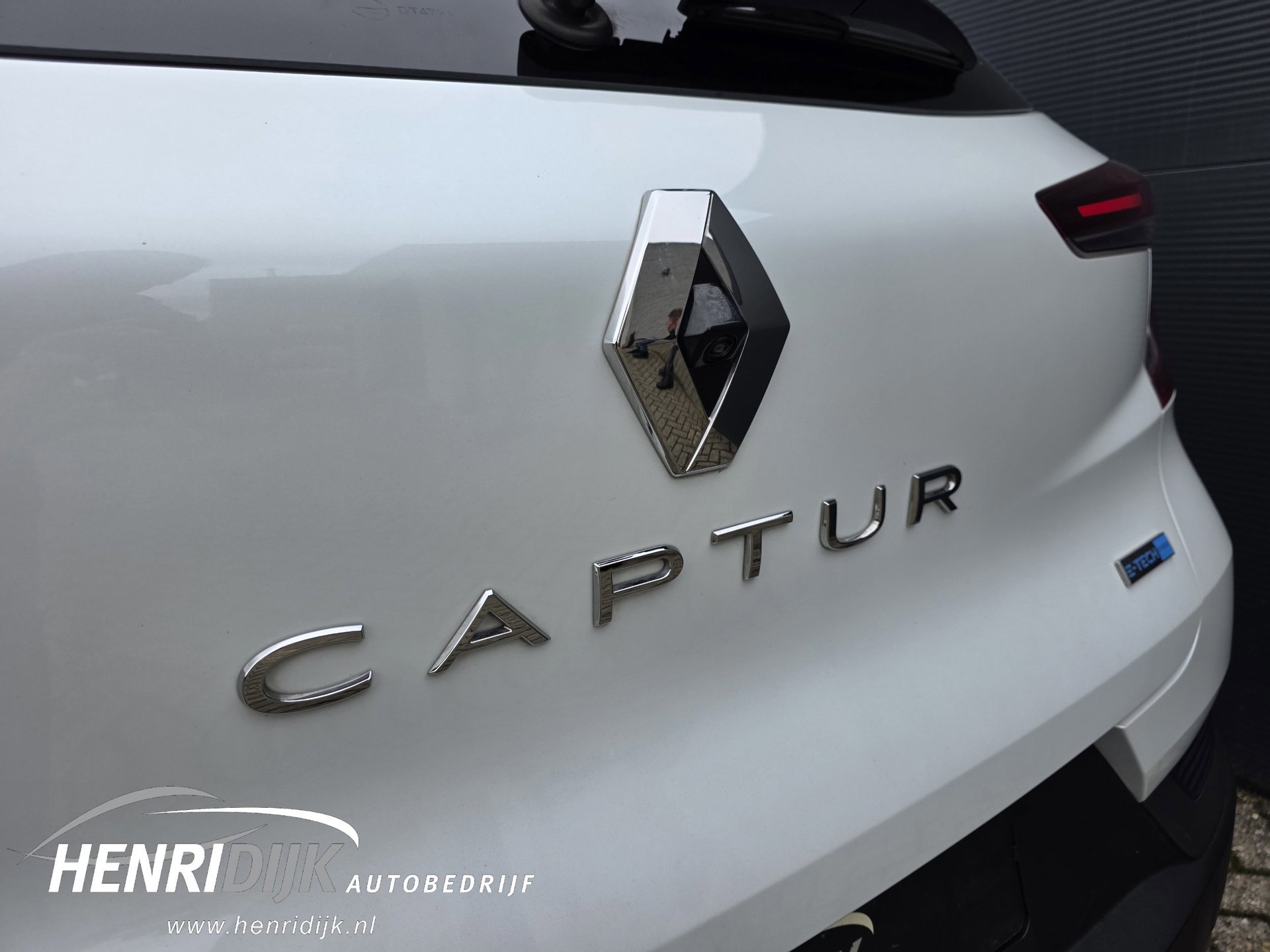 Renault Captur 1.6 E-Tech Hybrid 145 R.S. Line (2022), foto 11