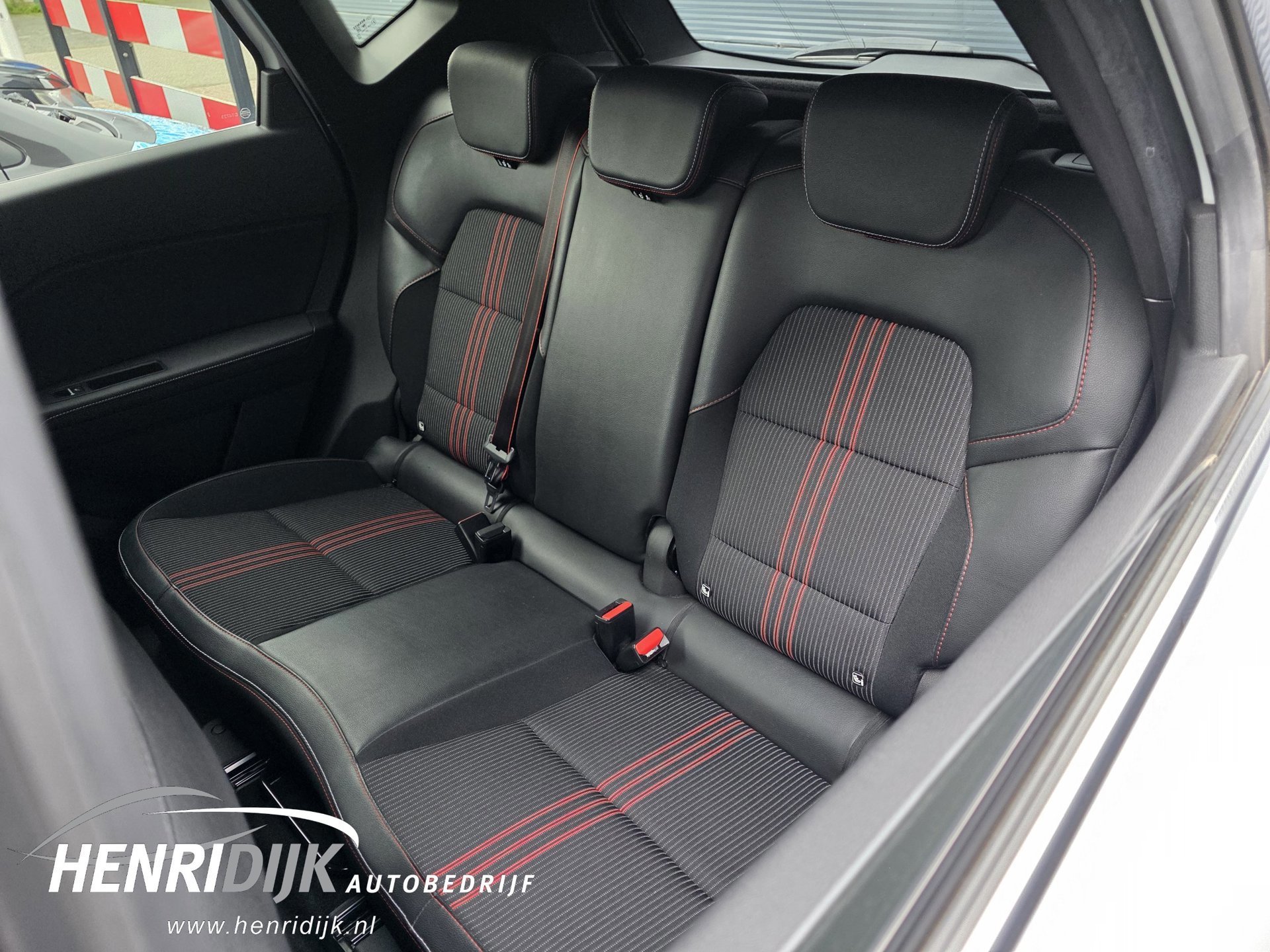 Renault Captur 1.6 E-Tech Hybrid 145 R.S. Line (2022), foto 17