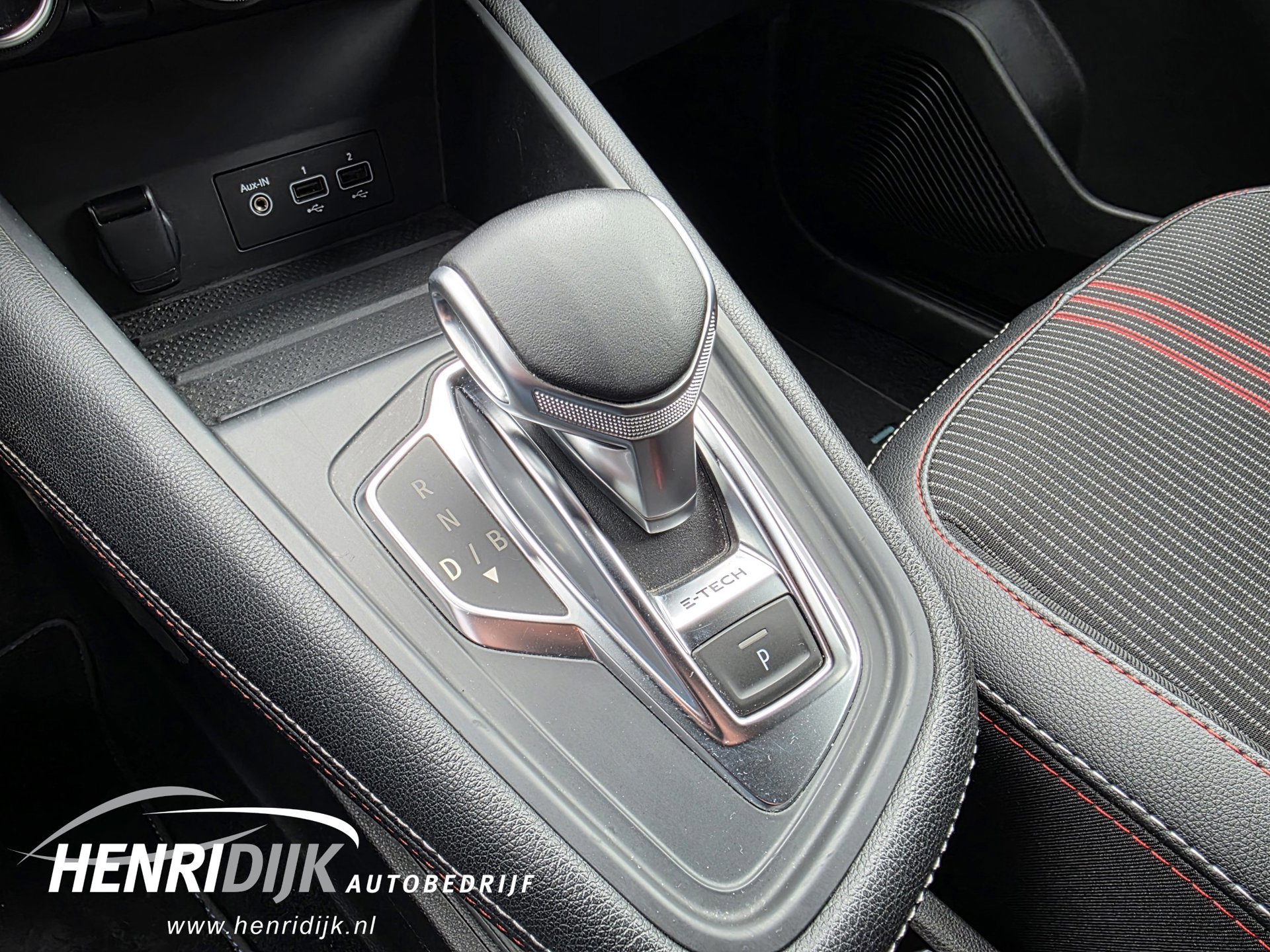 Renault Captur 1.6 E-Tech Hybrid 145 R.S. Line (2022), foto 30