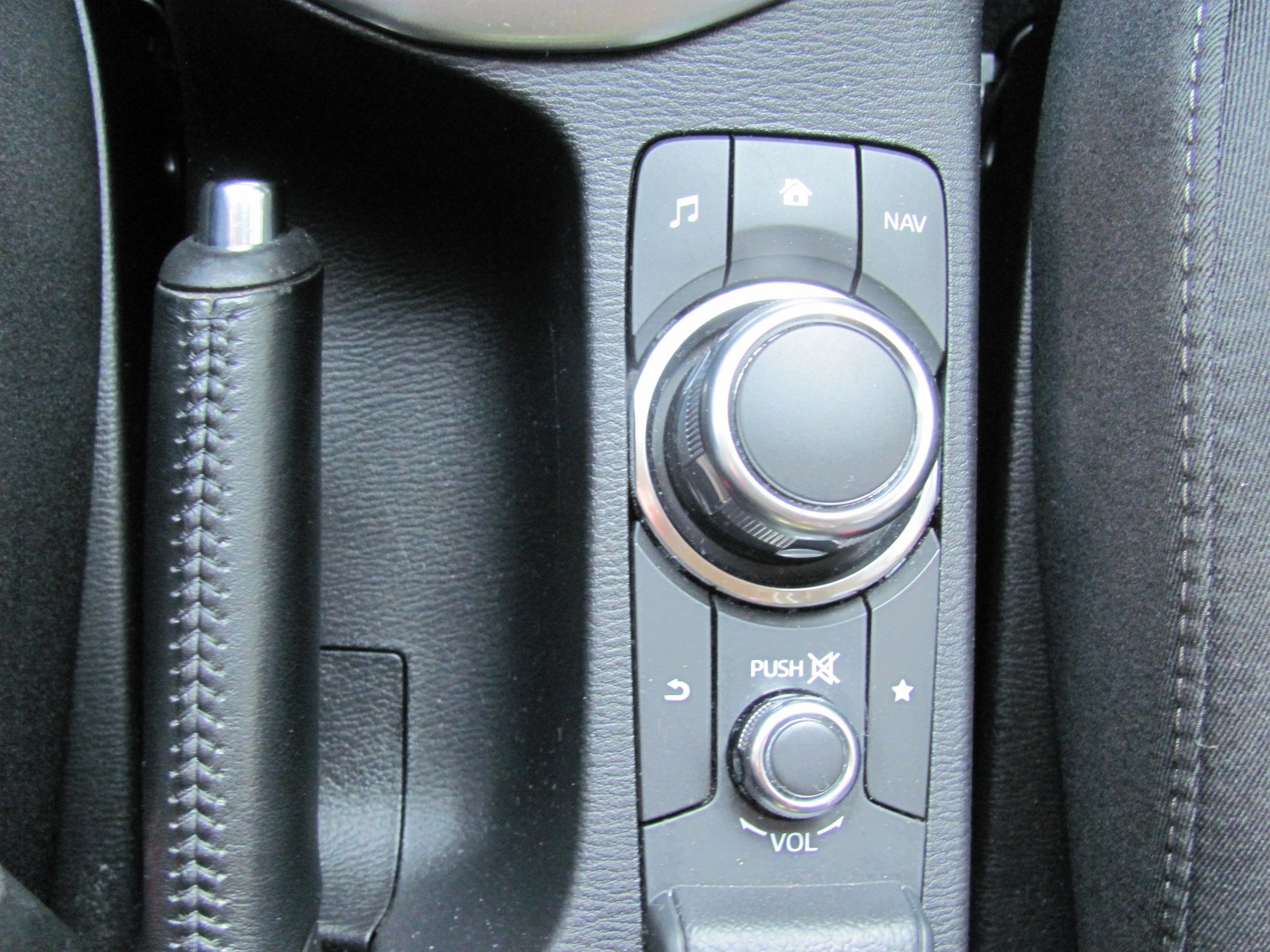 Mazda CX-3 2.0 SkyActiv-G 120 S (2018), foto 15