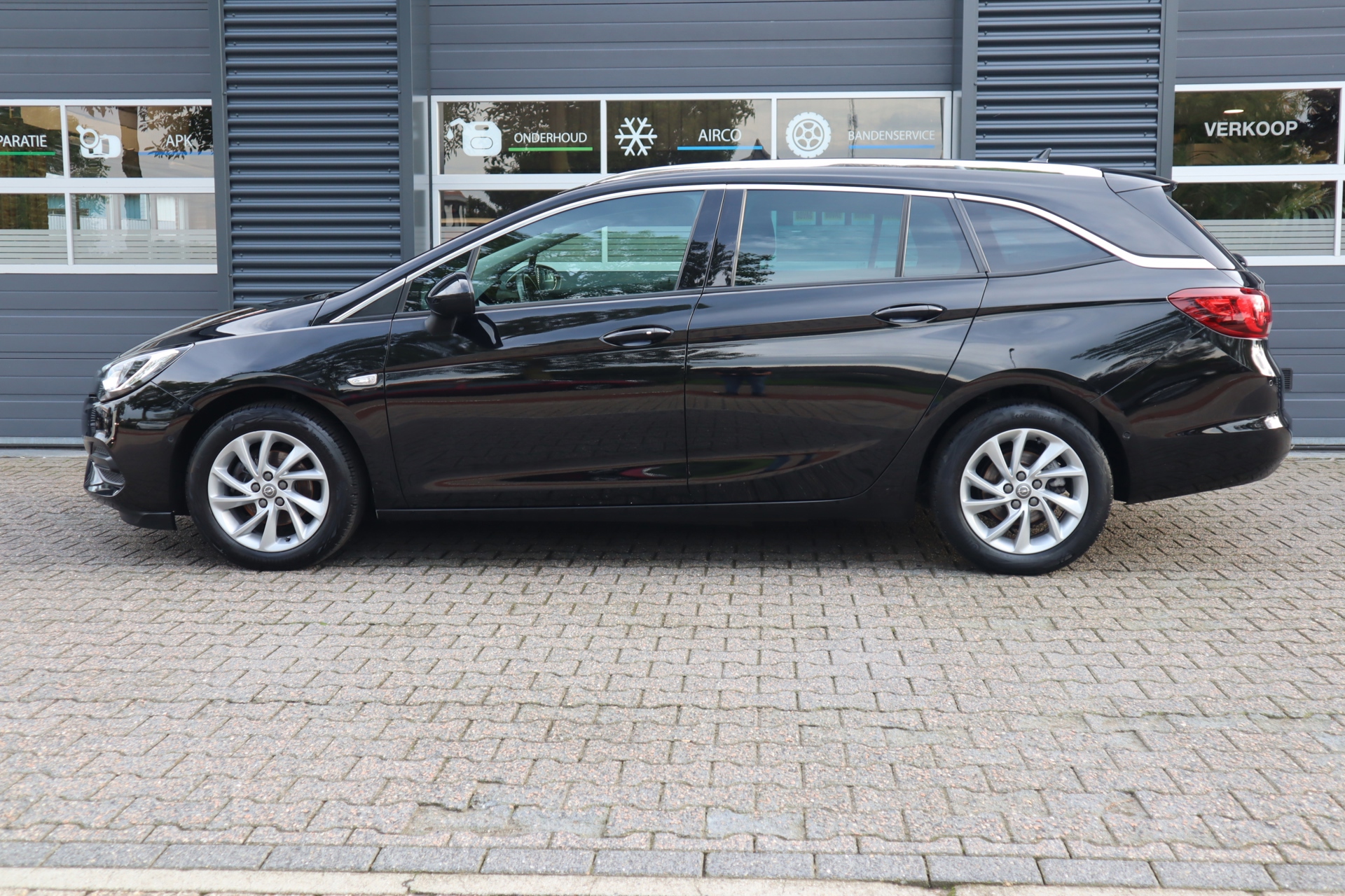 Opel Astra Sports Tourer 1.2 Business Elegance (2021), foto 8