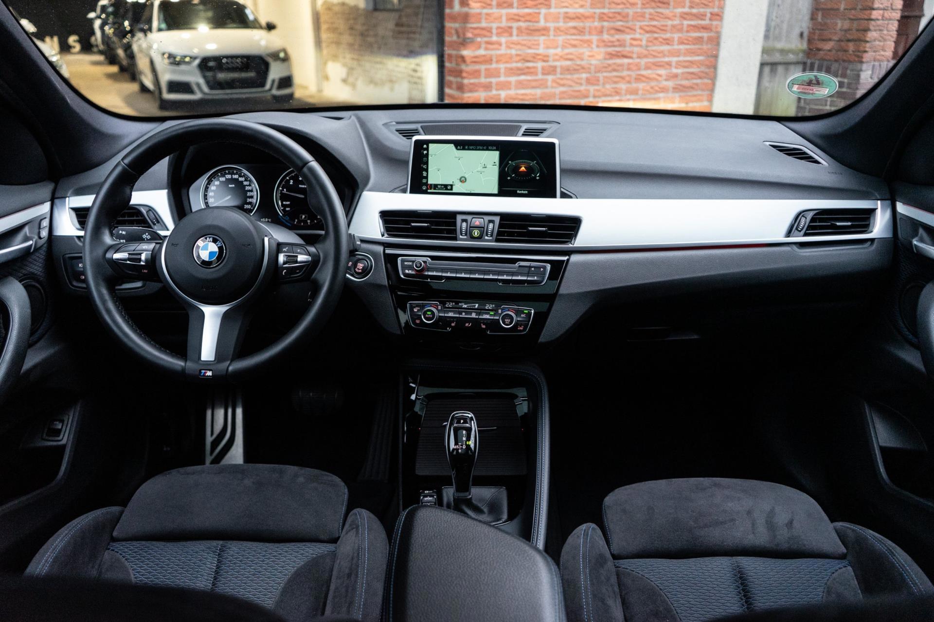 BMW X1 SDrive20i High Executive M Sport (2018), foto 2