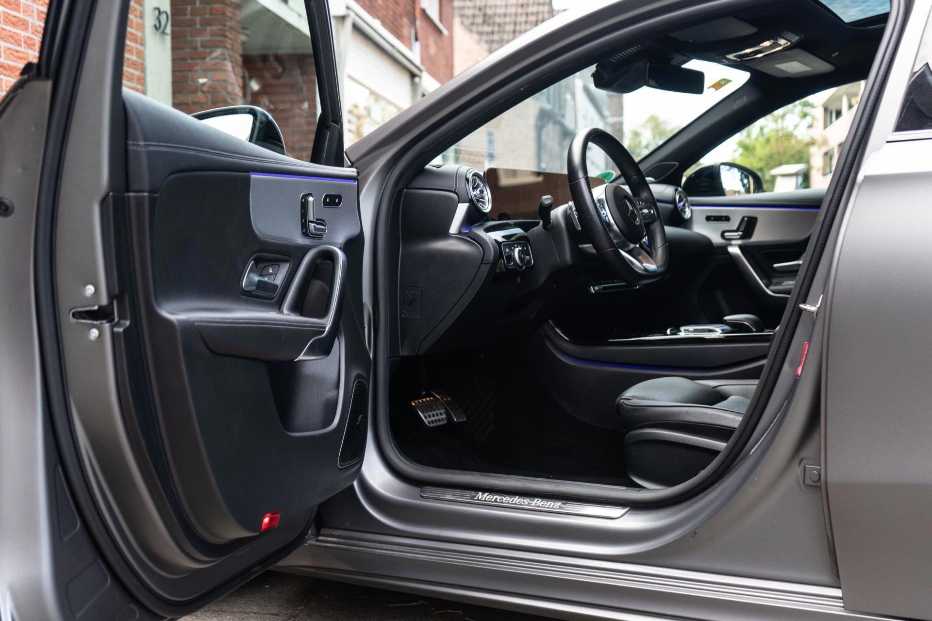 Mercedes-Benz A-klasse 250 AMG Night (2019), foto 16