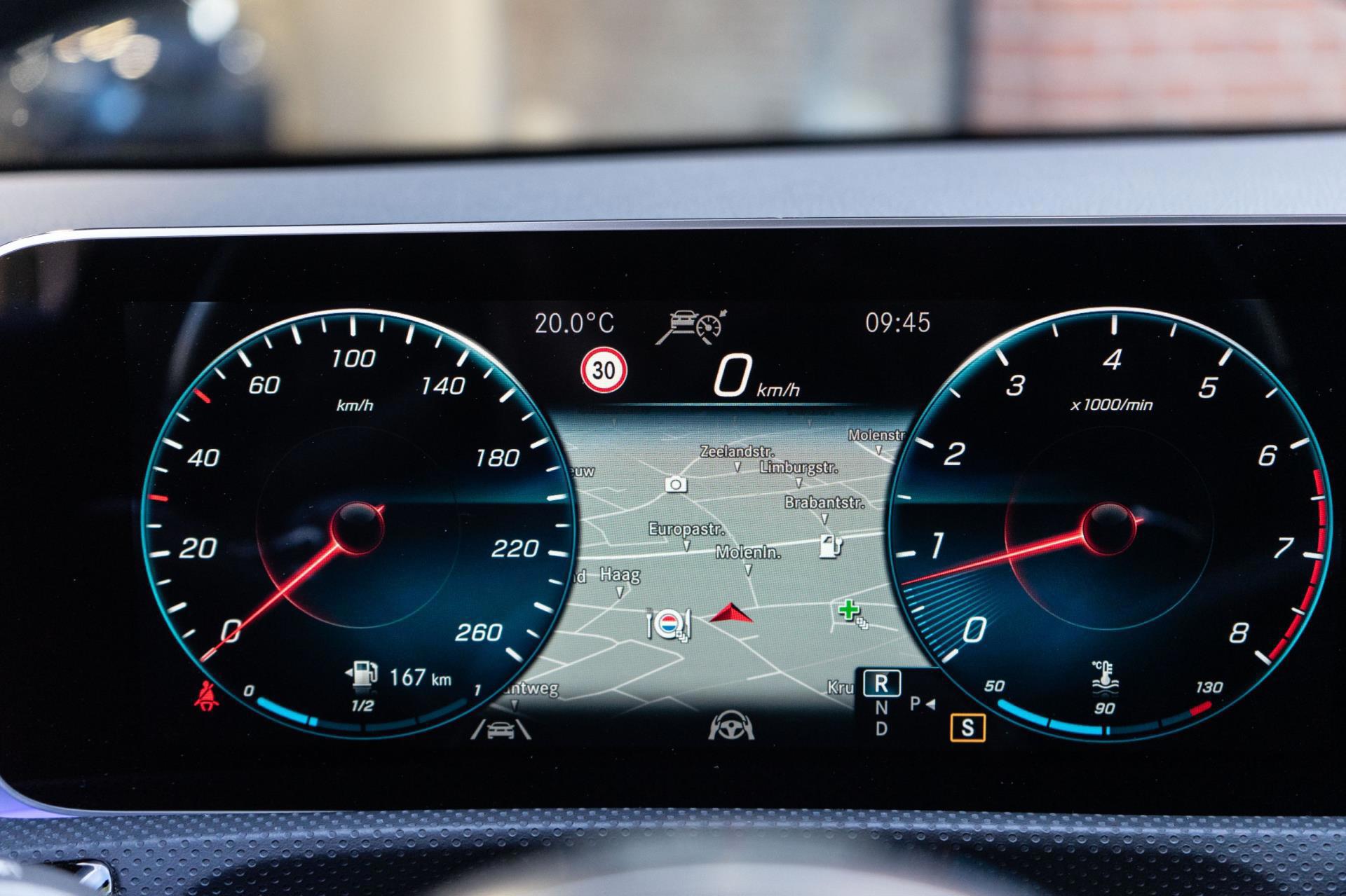 Mercedes-Benz A-klasse 250 AMG Night (2019), foto 32