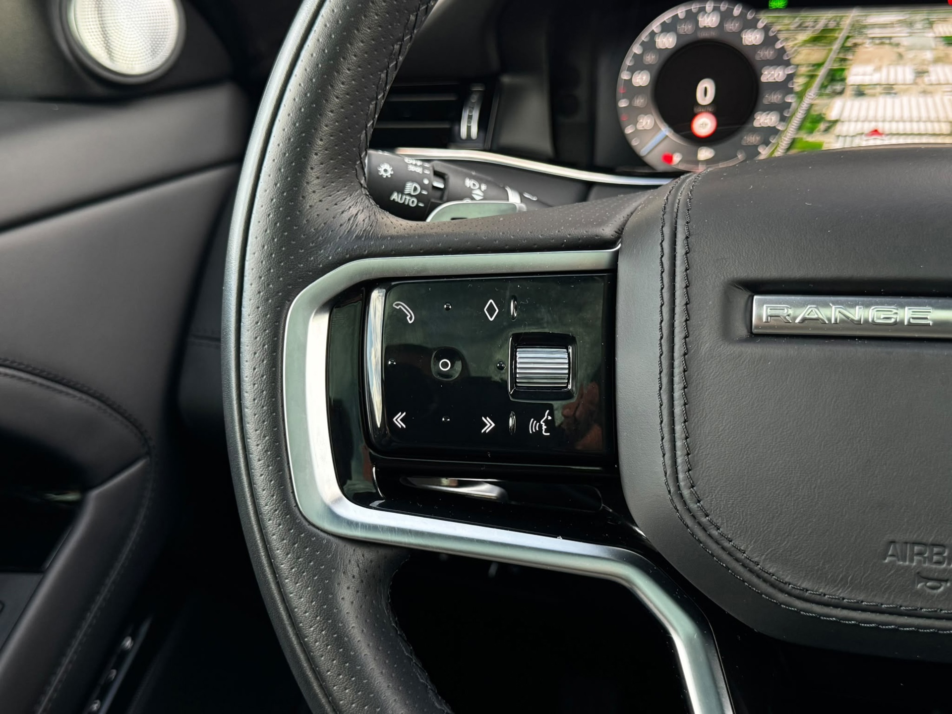 Land Rover Range Evoque 1.5 P300e AWD R-Dynamic Autobiography Alcantara (2023), foto 31