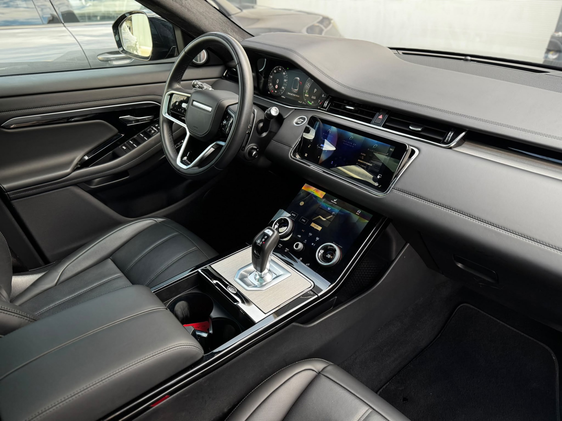 Land Rover Range Evoque 1.5 P300e AWD R-Dynamic Autobiography Alcantara (2023), foto 33