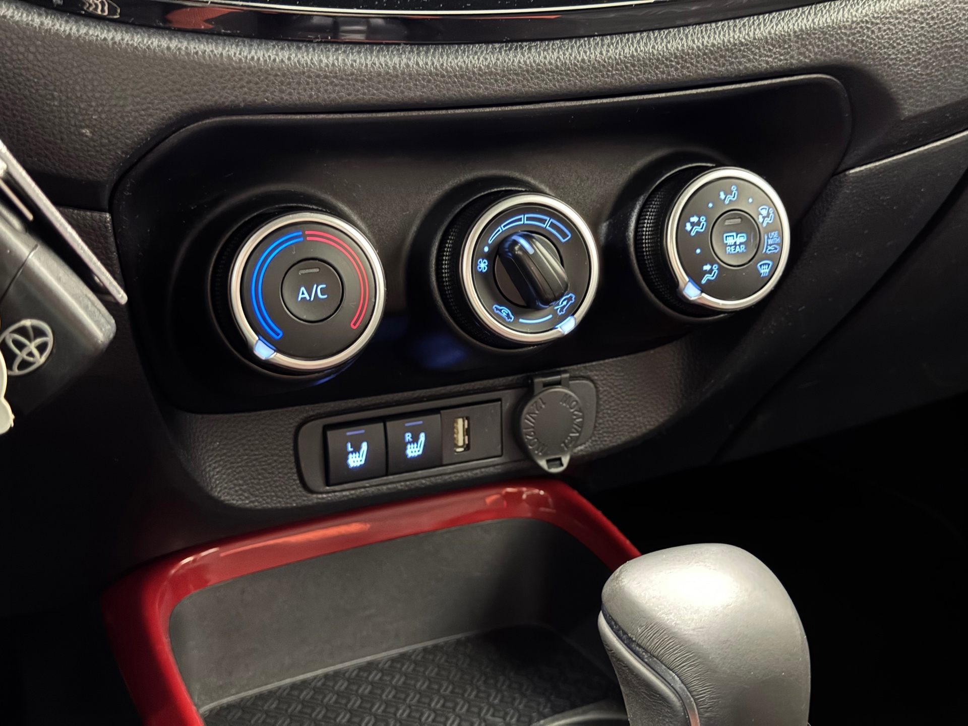 Toyota Aygo X 1.0 VVT-i S-CVT first (2022), foto 21