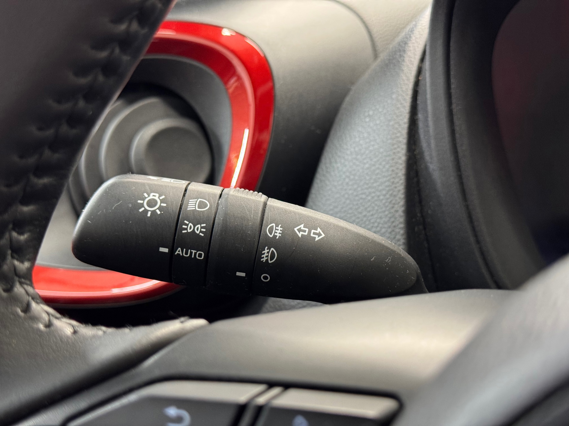 Toyota Aygo X 1.0 VVT-i S-CVT first (2022), foto 25