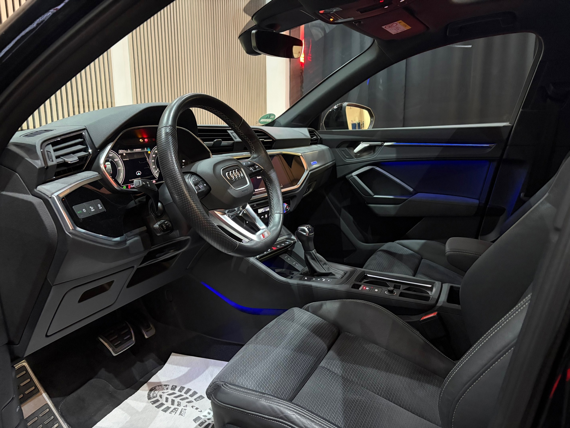 Audi Q3 Sportback 45 TFSI e S edition Competition S-Line (2023), foto 20