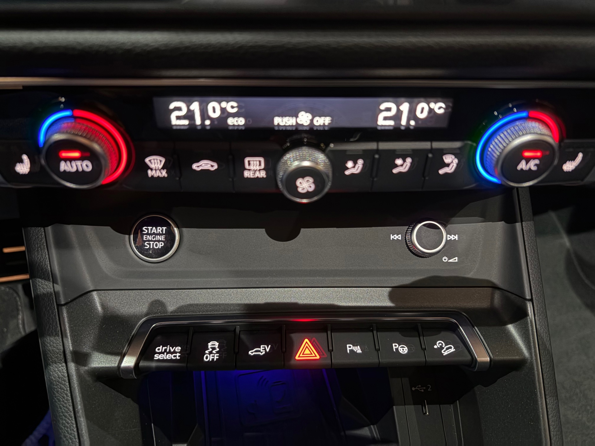 Audi Q3 Sportback 45 TFSI e S edition Competition S-Line (2023), foto 27