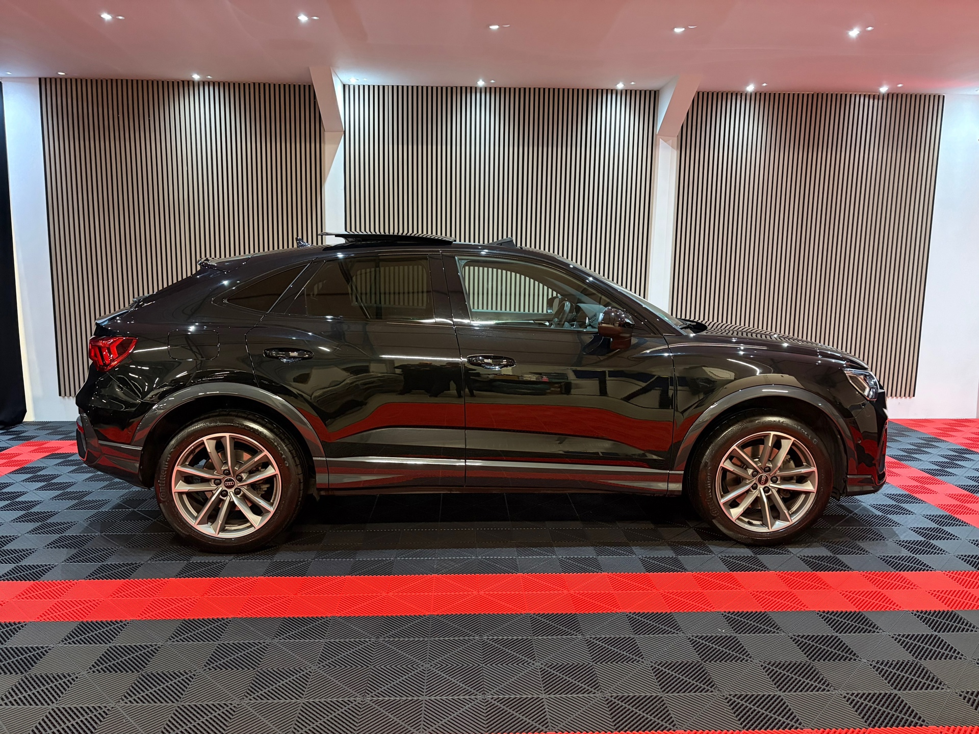 Audi Q3 Sportback 45 TFSI e S edition Competition S-Line (2023), foto 7