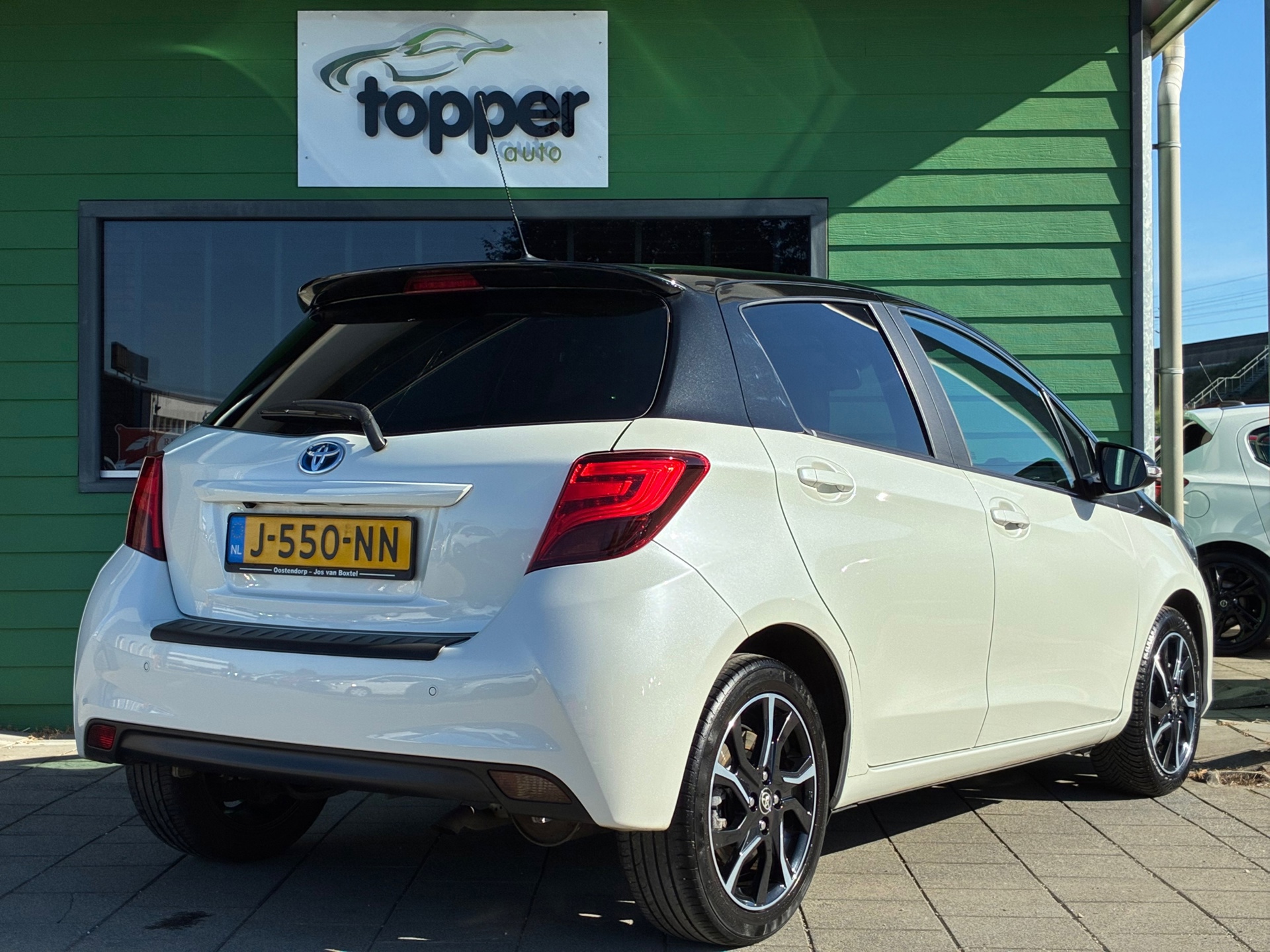 Toyota Yaris 1.5 Hybrid Dynamic Bi-Tone (2016), foto 3