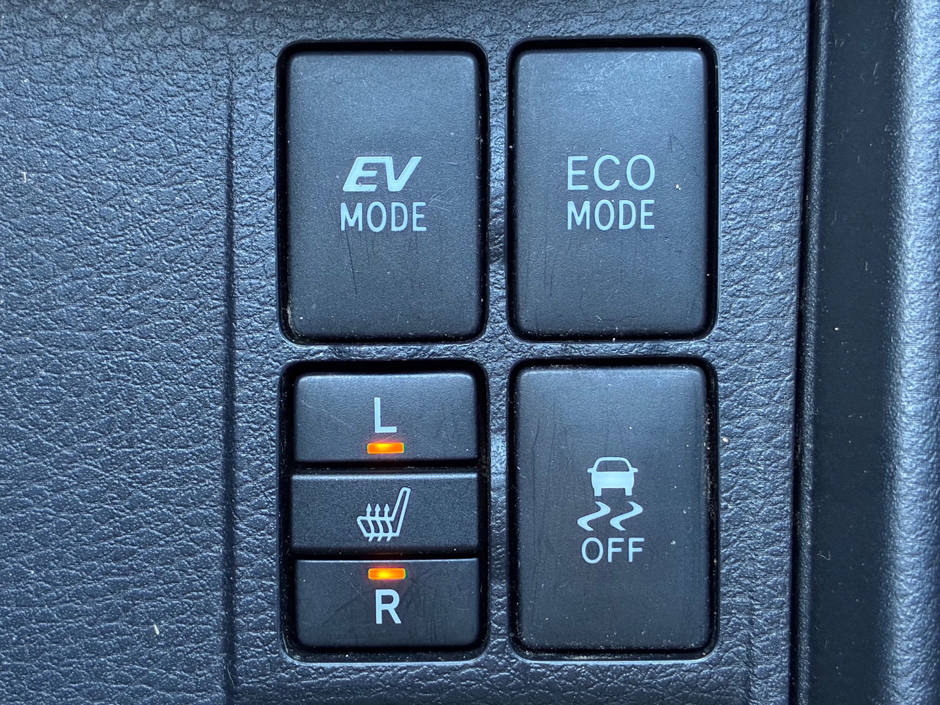 Toyota Yaris 1.5 Hybrid Dynamic Bi-Tone (2016), foto 23