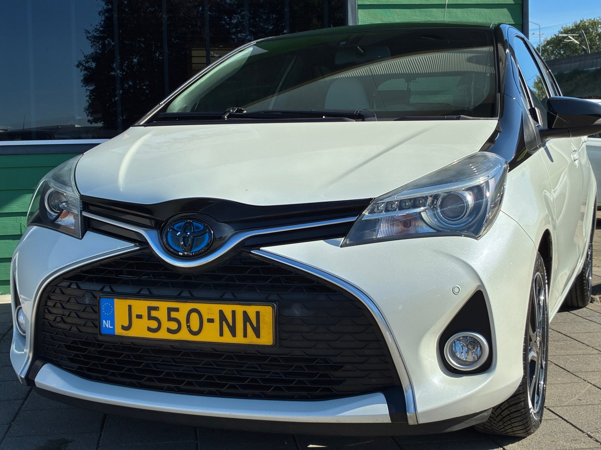 Toyota Yaris 1.5 Hybrid Dynamic Bi-Tone (2016), foto 4