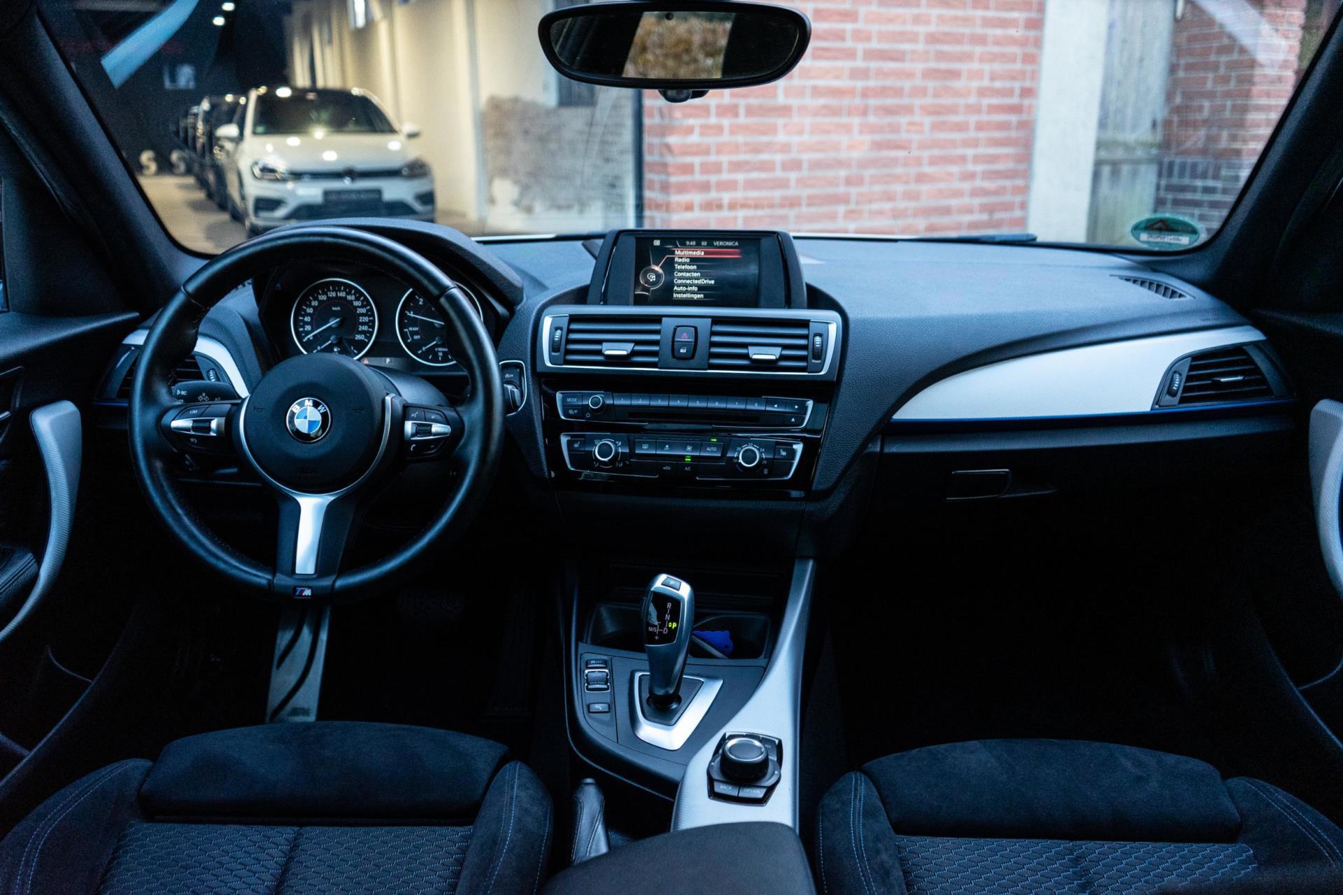 BMW 1-Serie 118i High Executive M-Sport (2016), foto 2