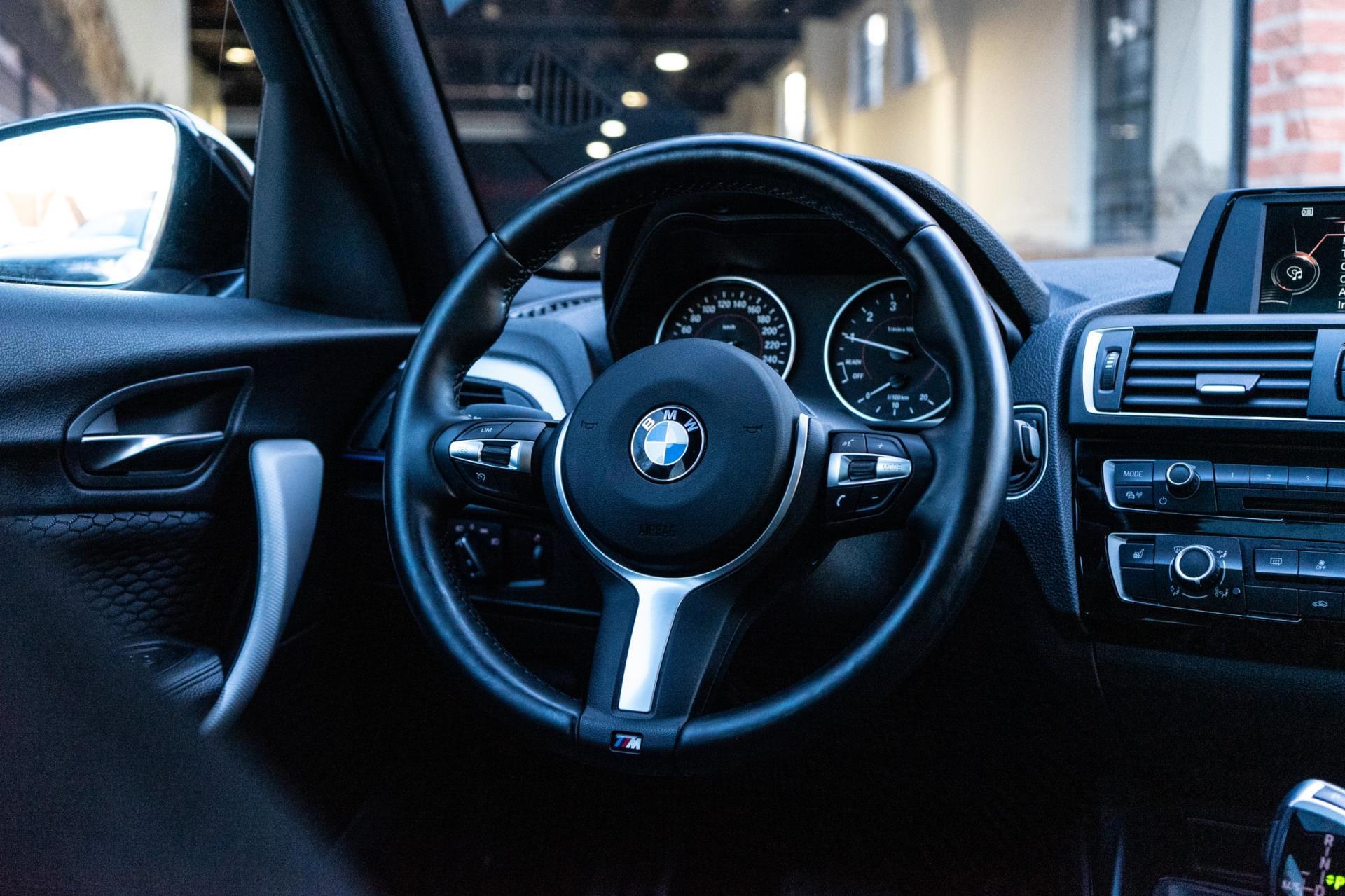 BMW 1-Serie 118i High Executive M-Sport (2016), foto 15