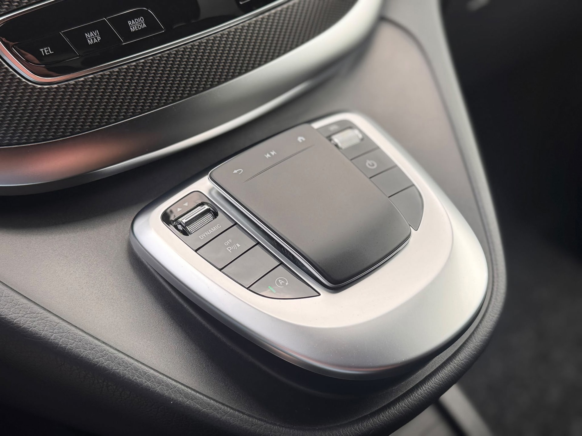 Mercedes-Benz V-klasse 300d AMG Lang DC (2022), foto 16