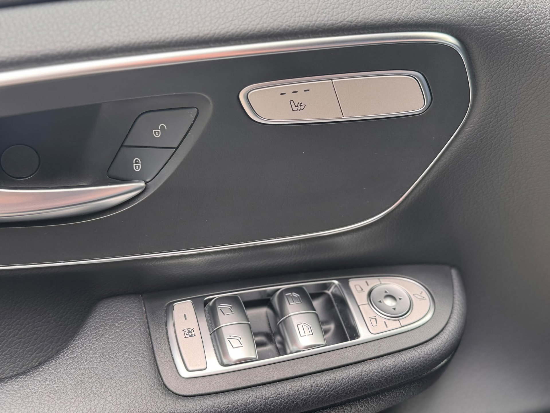 Mercedes-Benz V-klasse 300d AMG Lang DC (2022), foto 24