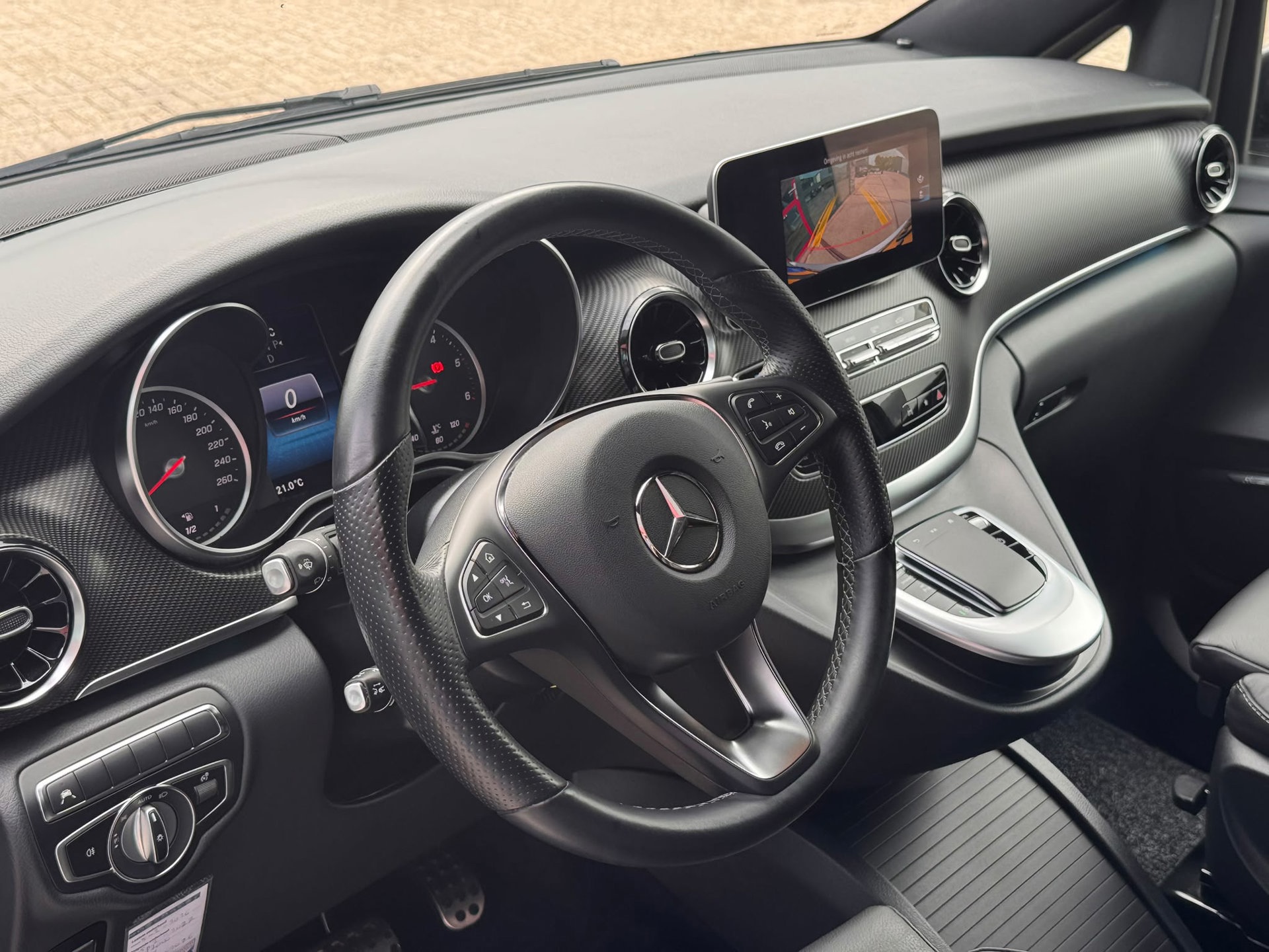 Mercedes-Benz V-klasse 300d AMG Lang DC (2022), foto 25