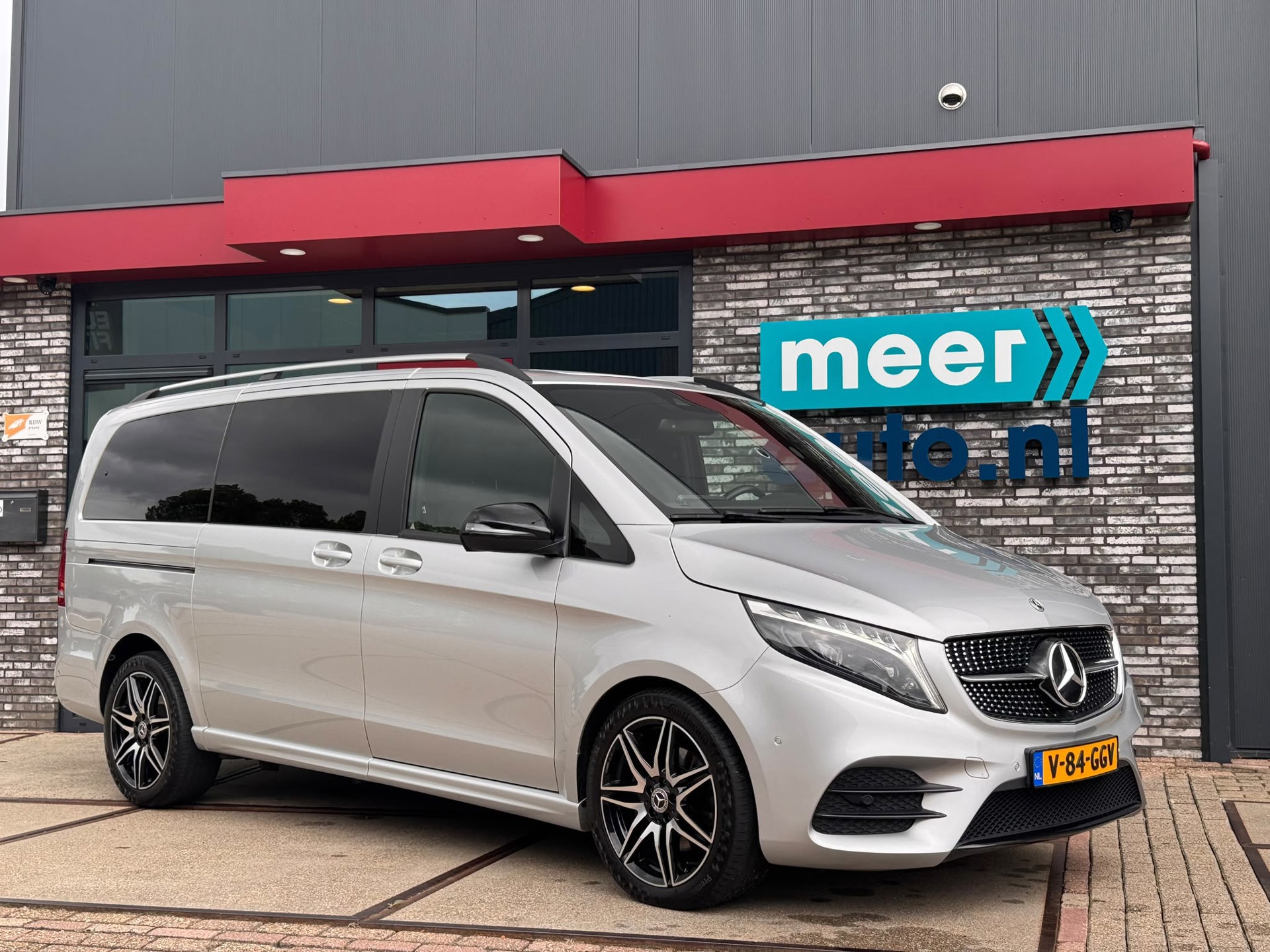 Mercedes-Benz V-klasse 300d AMG Lang DC (2022), foto 29