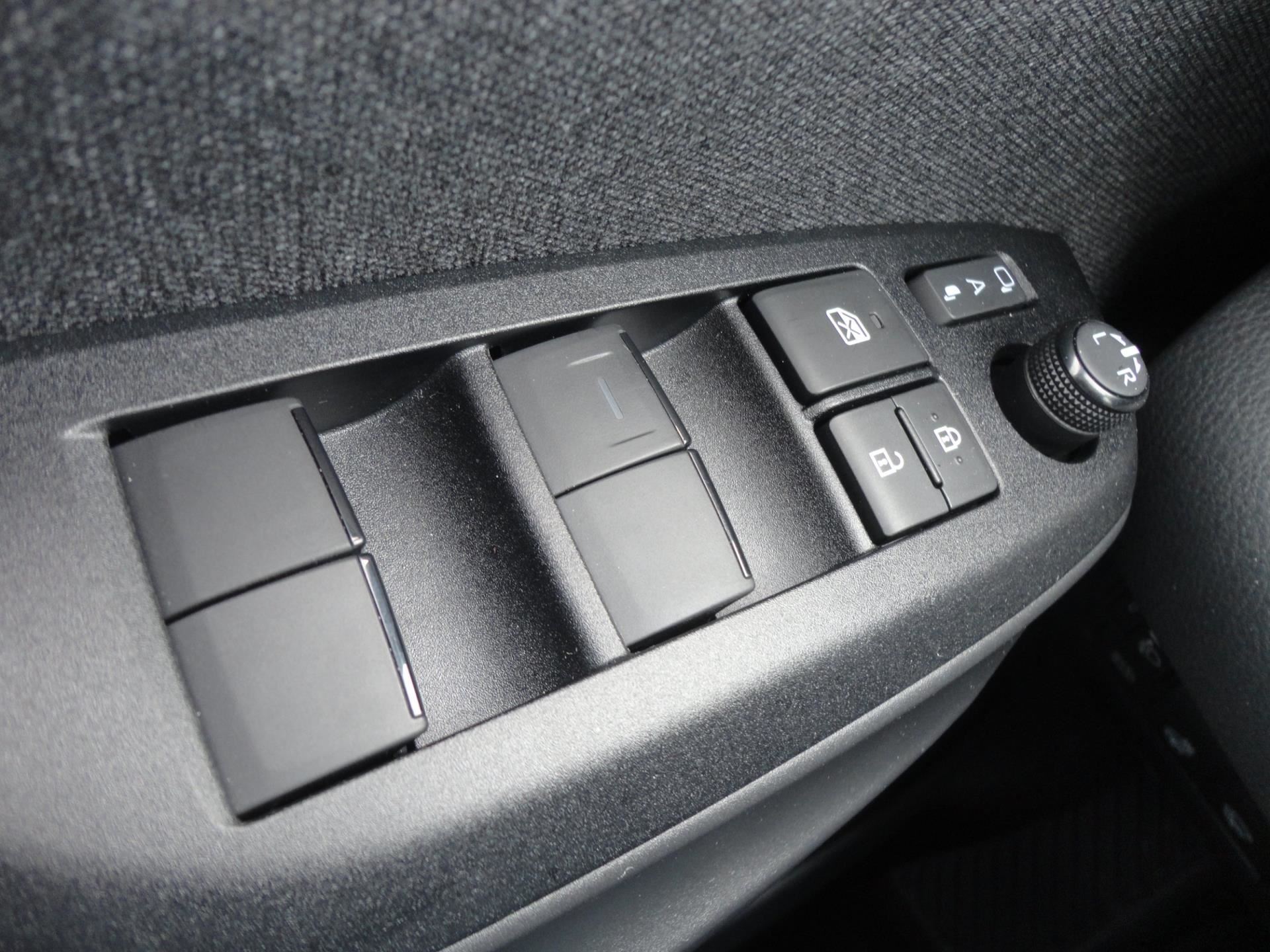 Toyota Yaris Cross 1.5 Hybrid Launch Edition (2022), foto 13