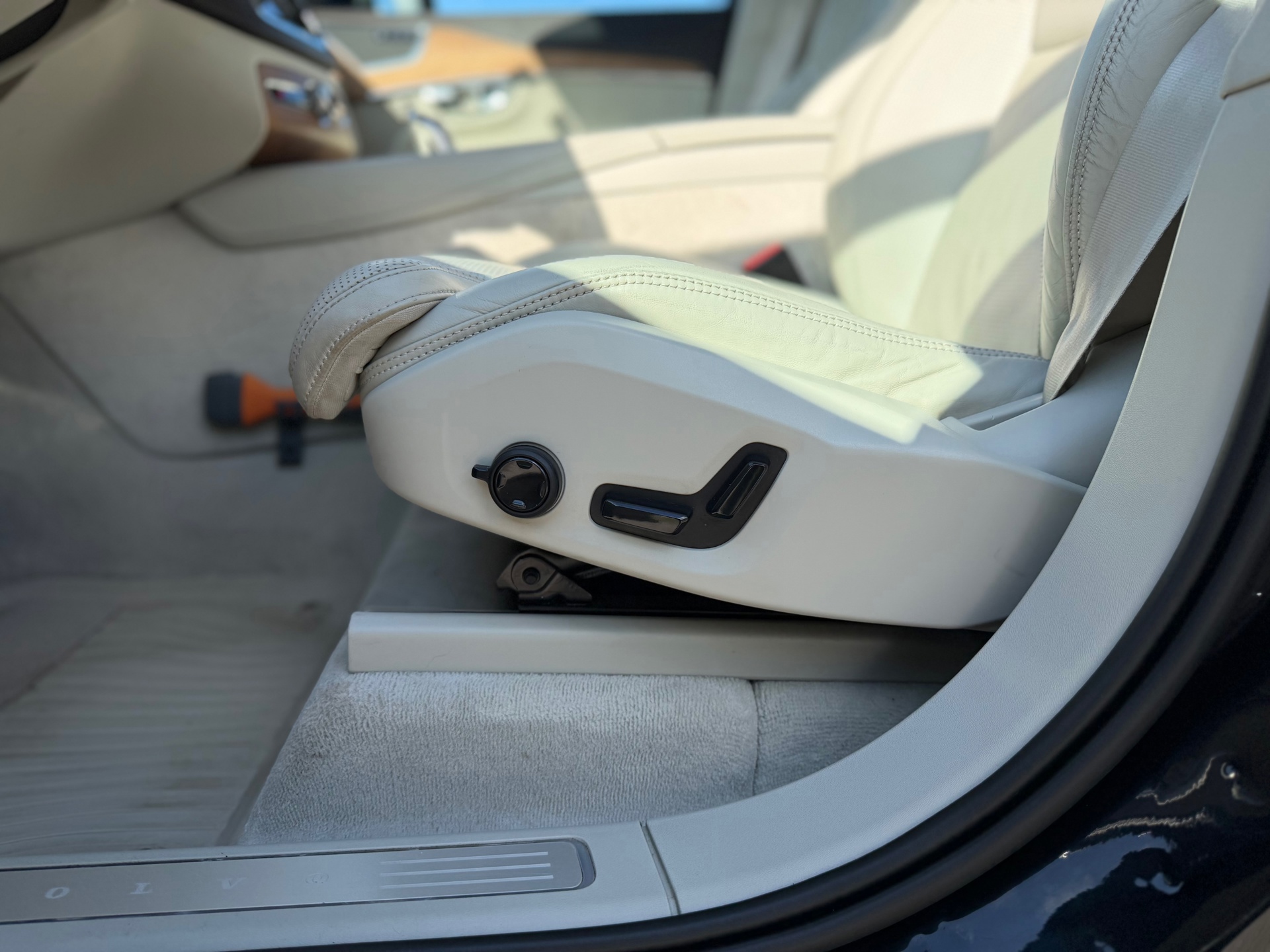 Volvo XC90 2.0 T8 Twin Engine AWD Inscription (2016), foto 13