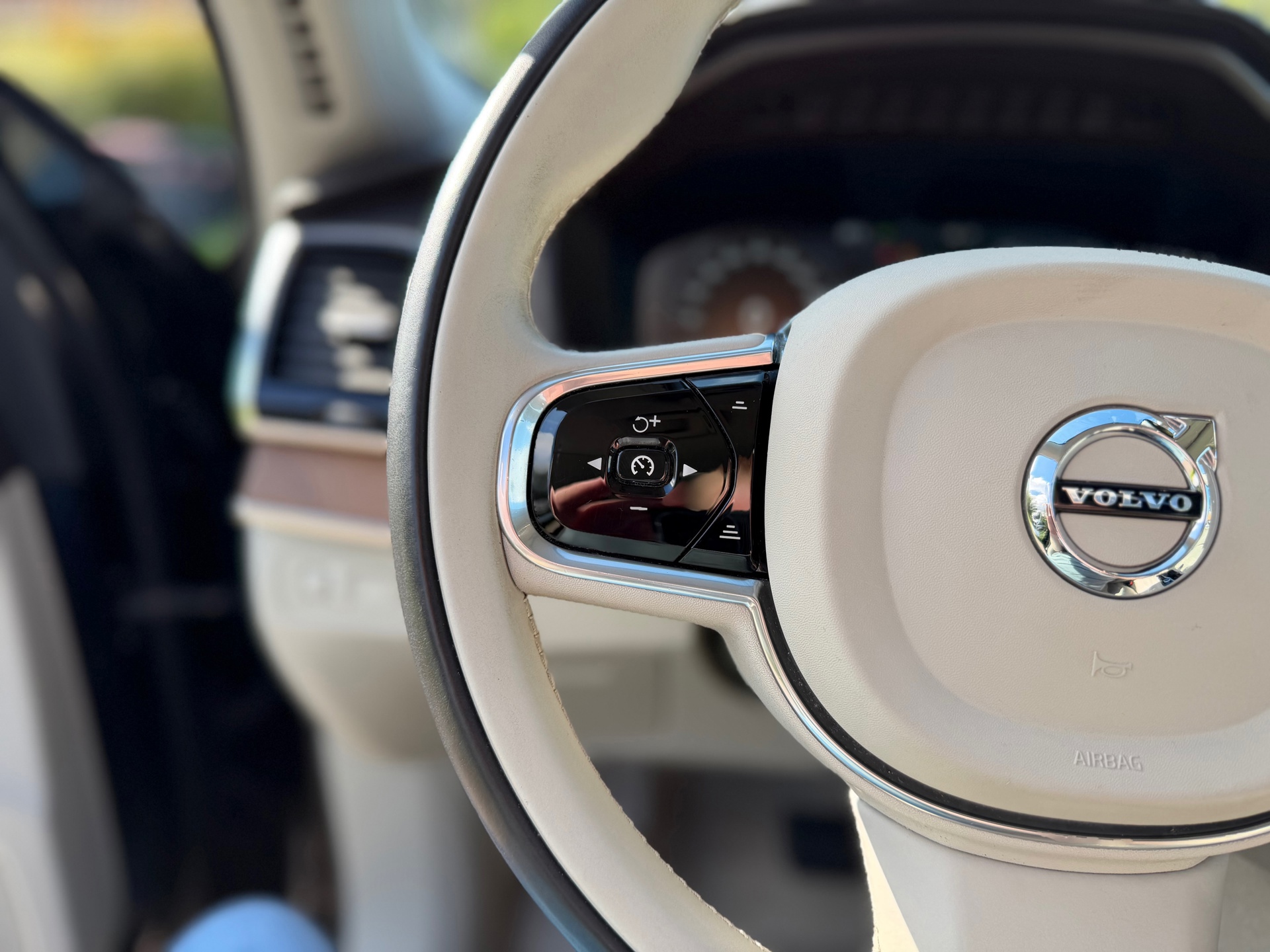 Volvo XC90 2.0 T8 Twin Engine AWD Inscription (2016), foto 15