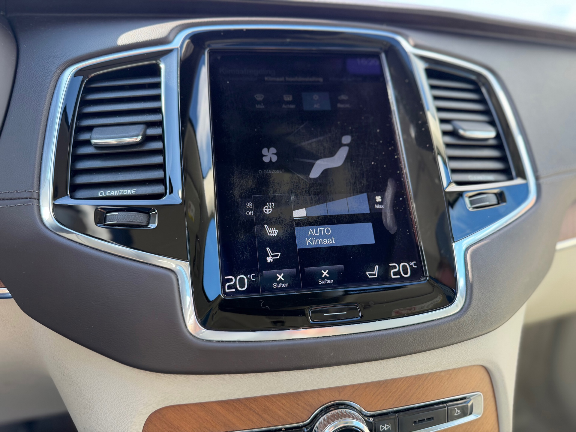 Volvo XC90 2.0 T8 Twin Engine AWD Inscription (2016), foto 22