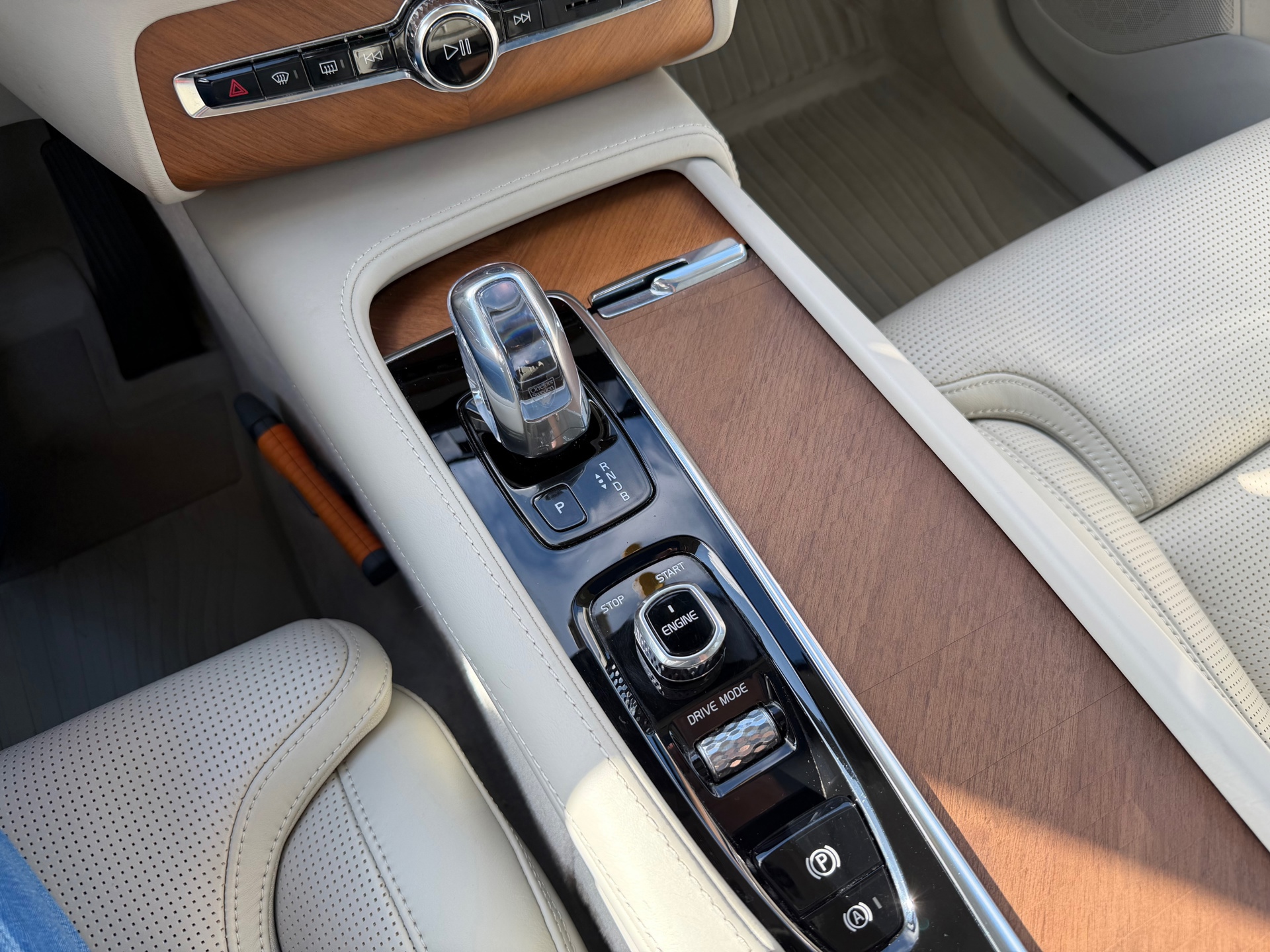 Volvo XC90 2.0 T8 Twin Engine AWD Inscription (2016), foto 23