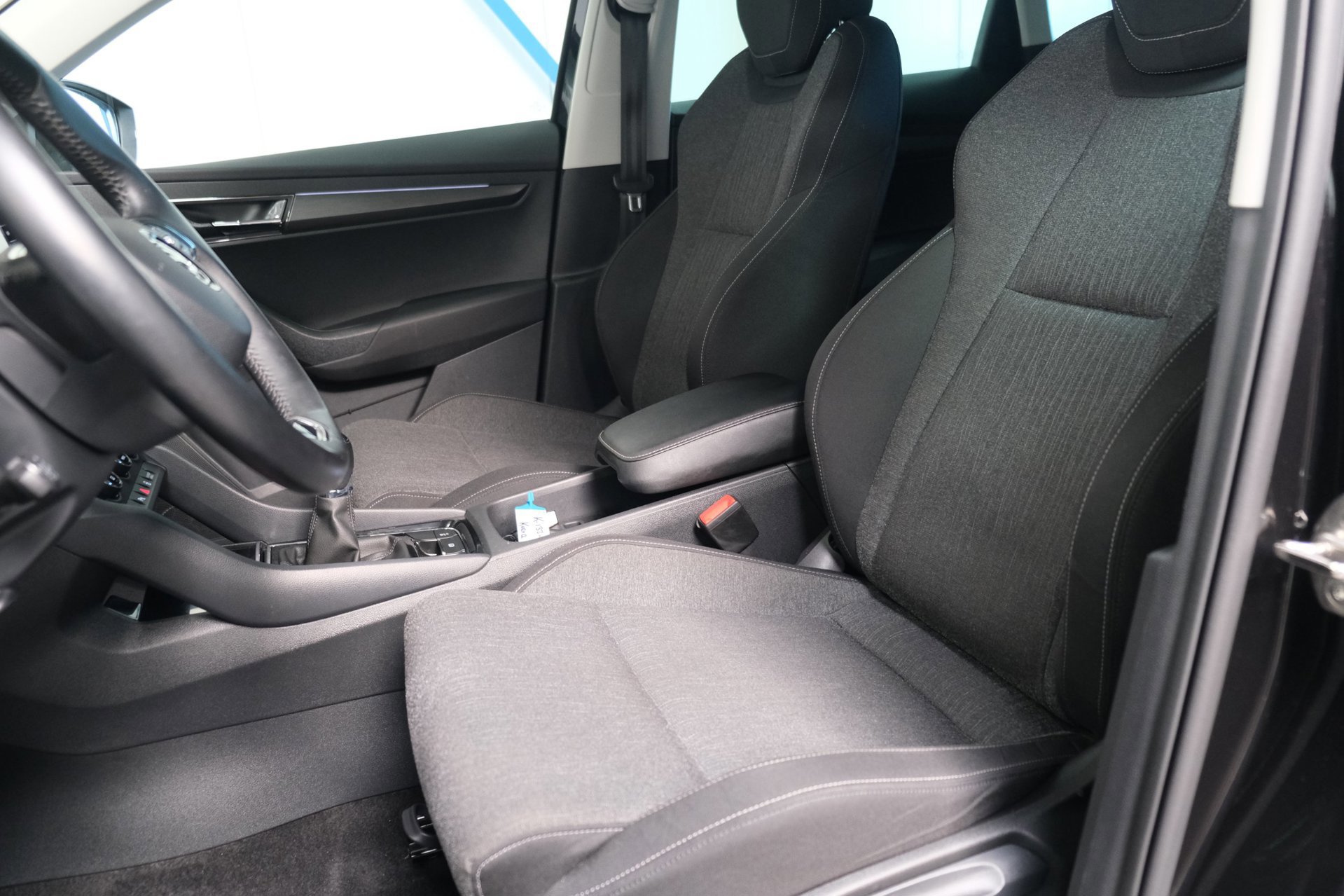 Skoda Karoq 1.5 TSI ACT Business Edition (2021), foto 15