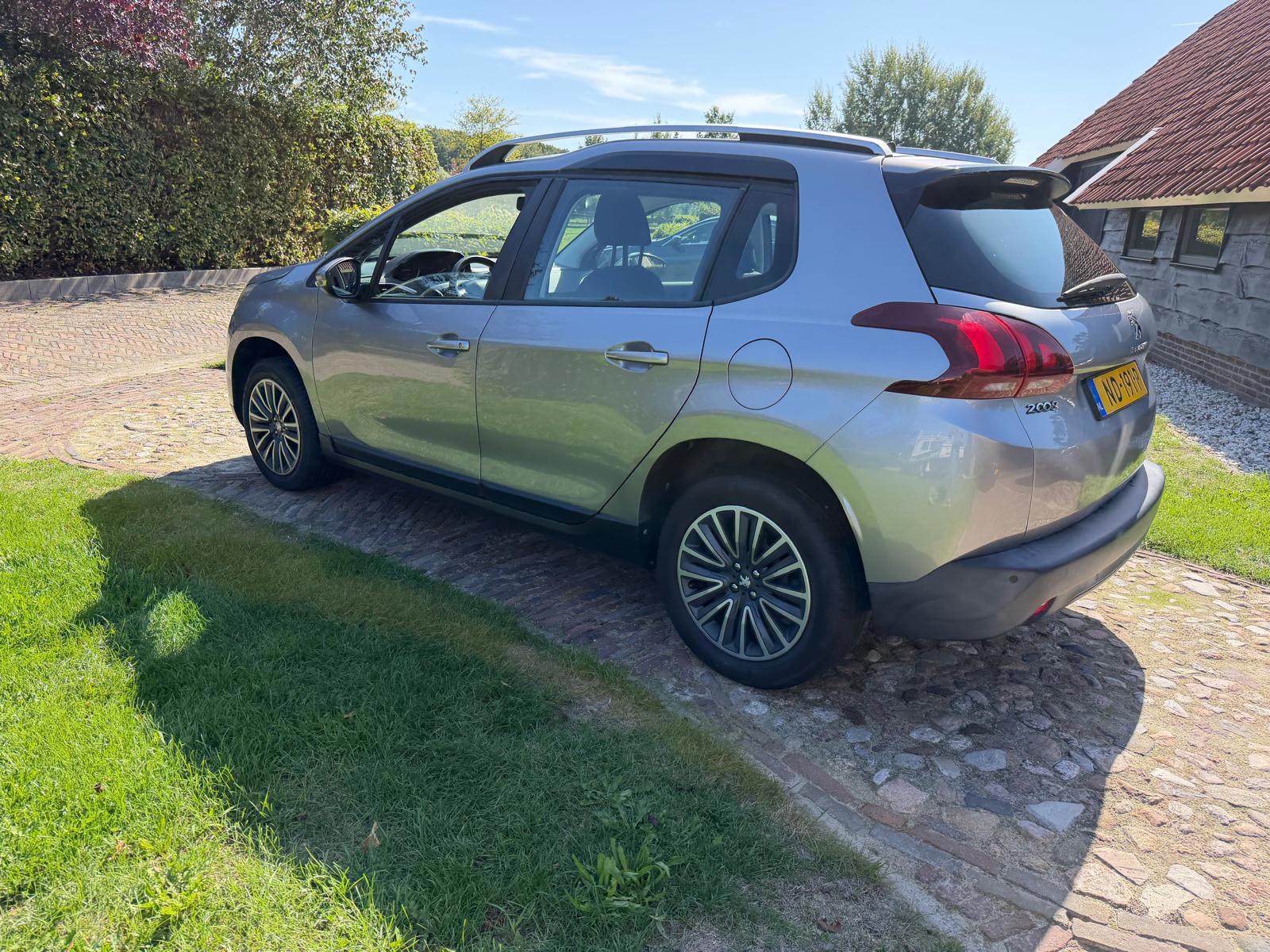 Peugeot 2008 1.2 PureTech Blue Lion-NL auto (2017), foto 3